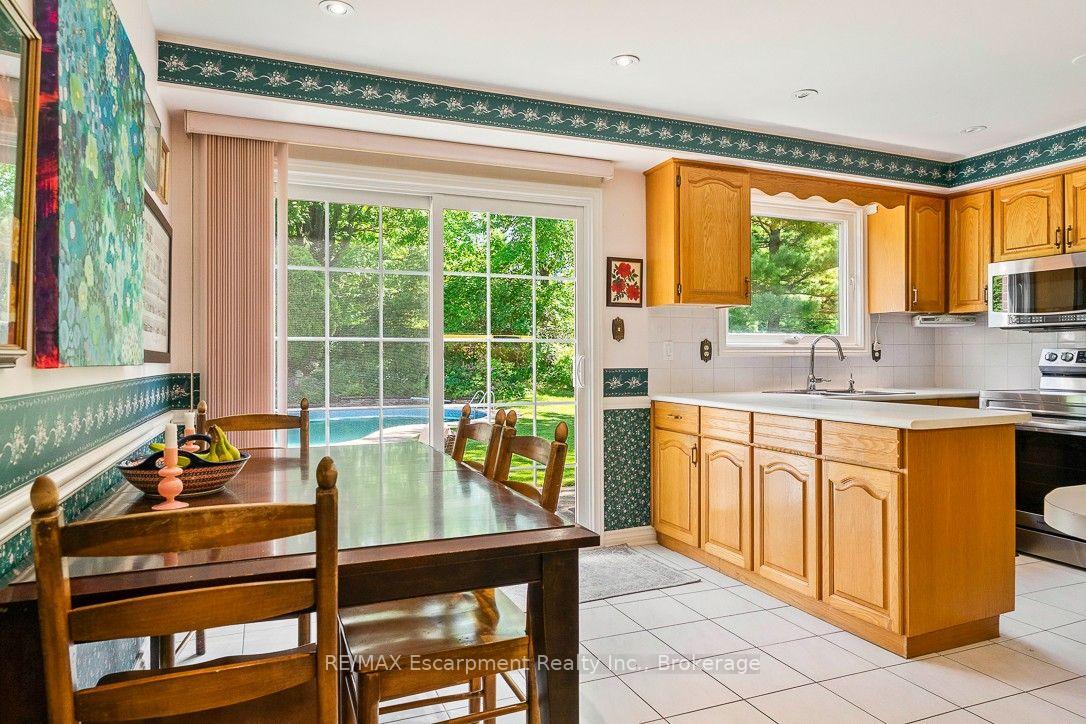 Photo 16 of 255 Spring Garden Road, Oakville, Southwest — HOMEH