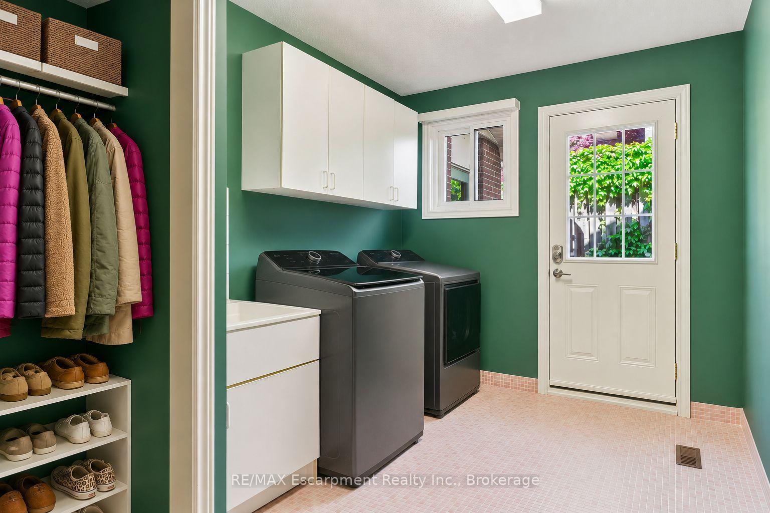 Photo 19 of 255 Spring Garden Road, Oakville, Southwest — HOMEH