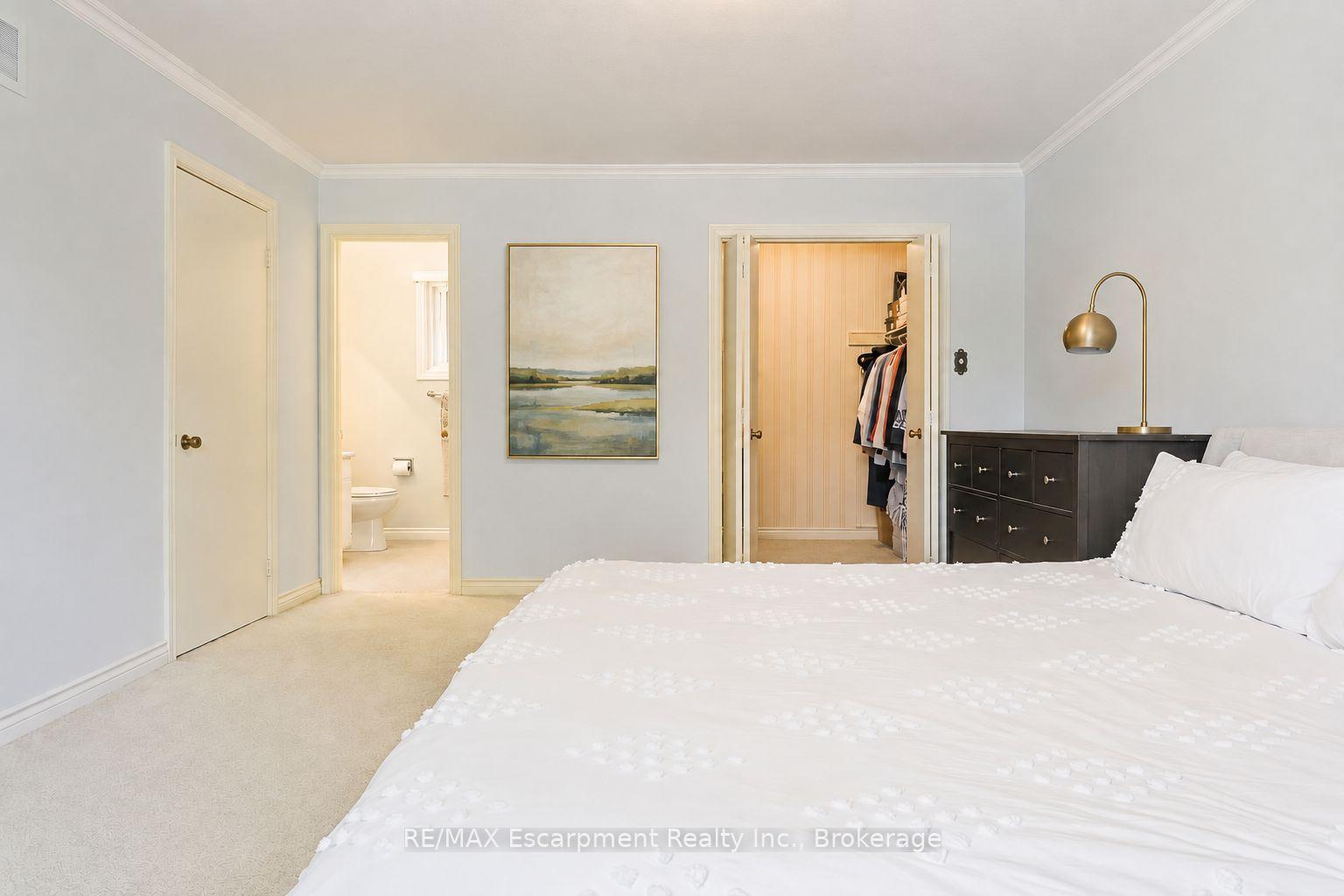 Photo 22 of 255 Spring Garden Road, Oakville, Southwest — HOMEH