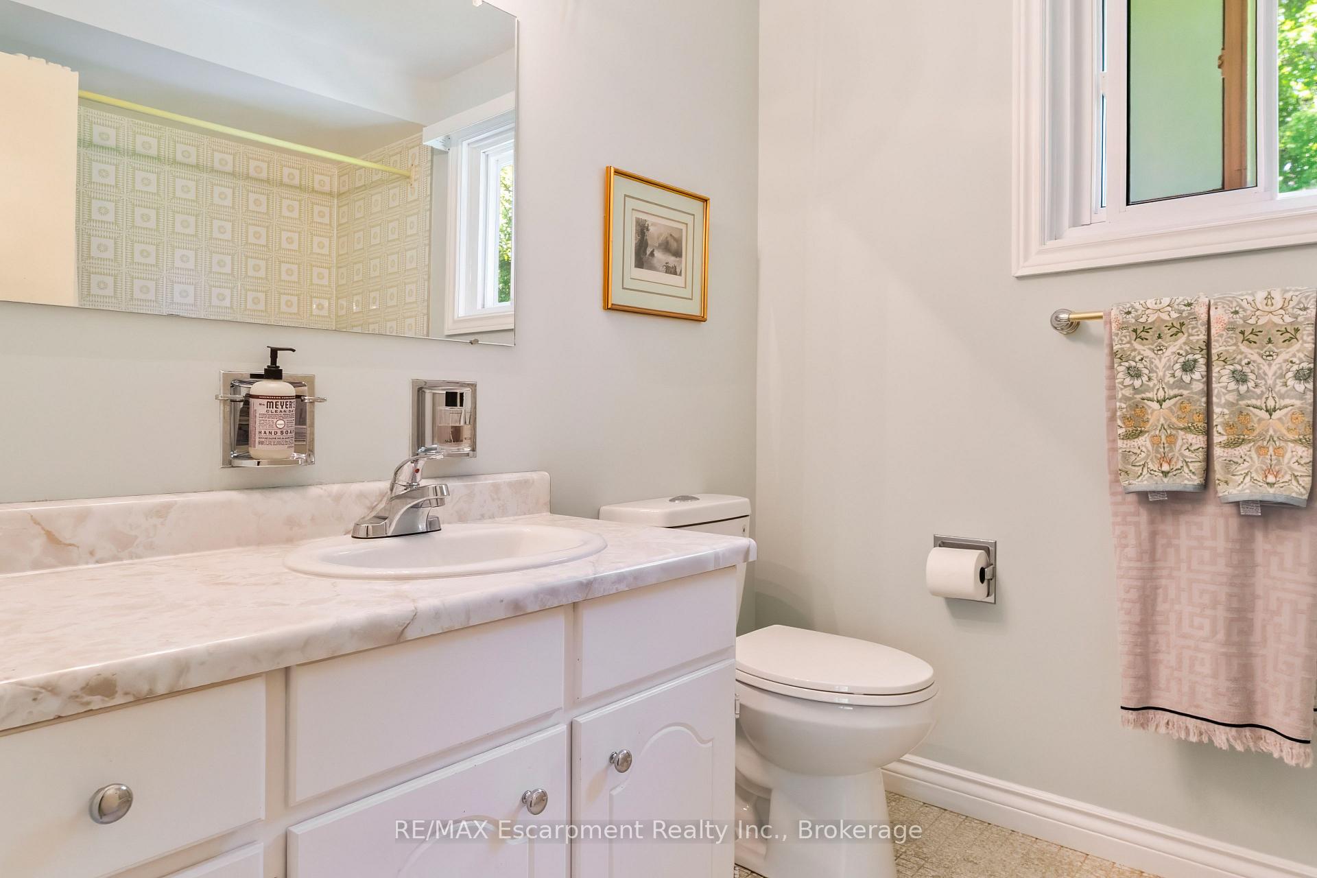 Photo 23 of 255 Spring Garden Road, Oakville, Southwest — HOMEH