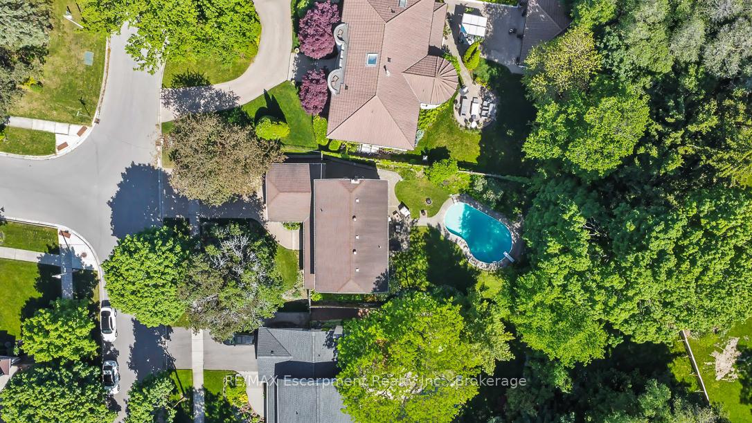 Photo 31 of 255 Spring Garden Road, Oakville, Southwest — HOMEH