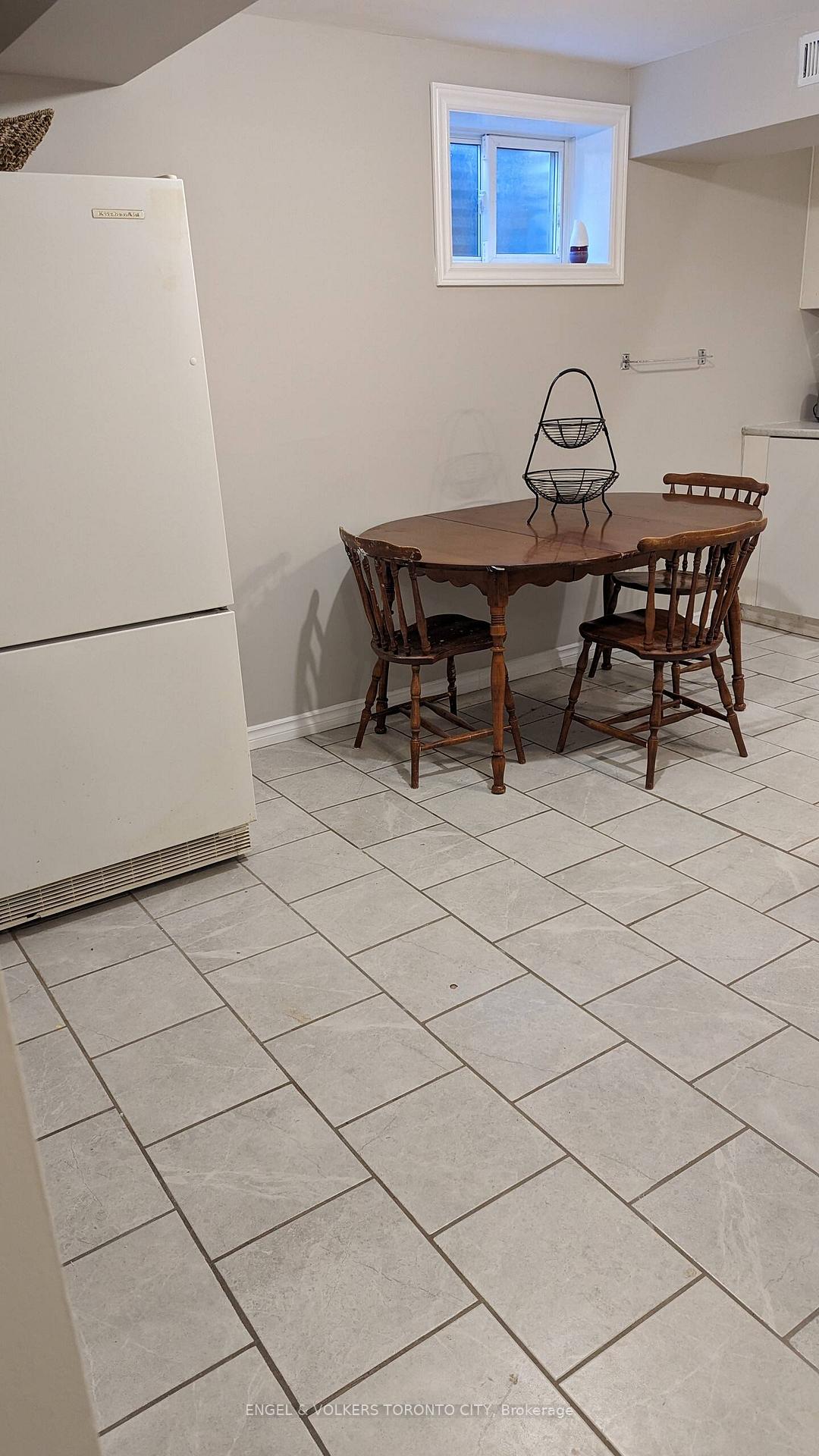 Photo 3 of Unit B, 18 Elrose Road, Brampton, Southgate — HOMEH