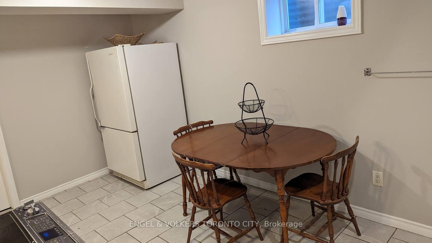 Photo 4 of Unit B, 18 Elrose Road, Brampton, Southgate — HOMEH