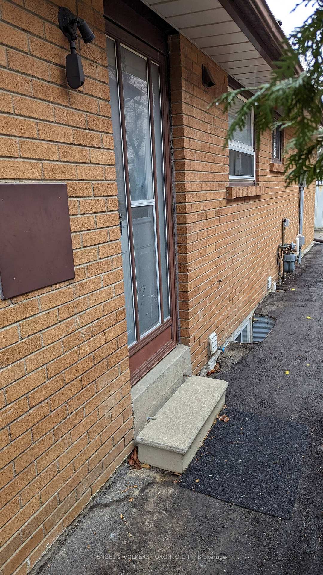 Photo 18 of Unit B, 18 Elrose Road, Brampton, Southgate — HOMEH