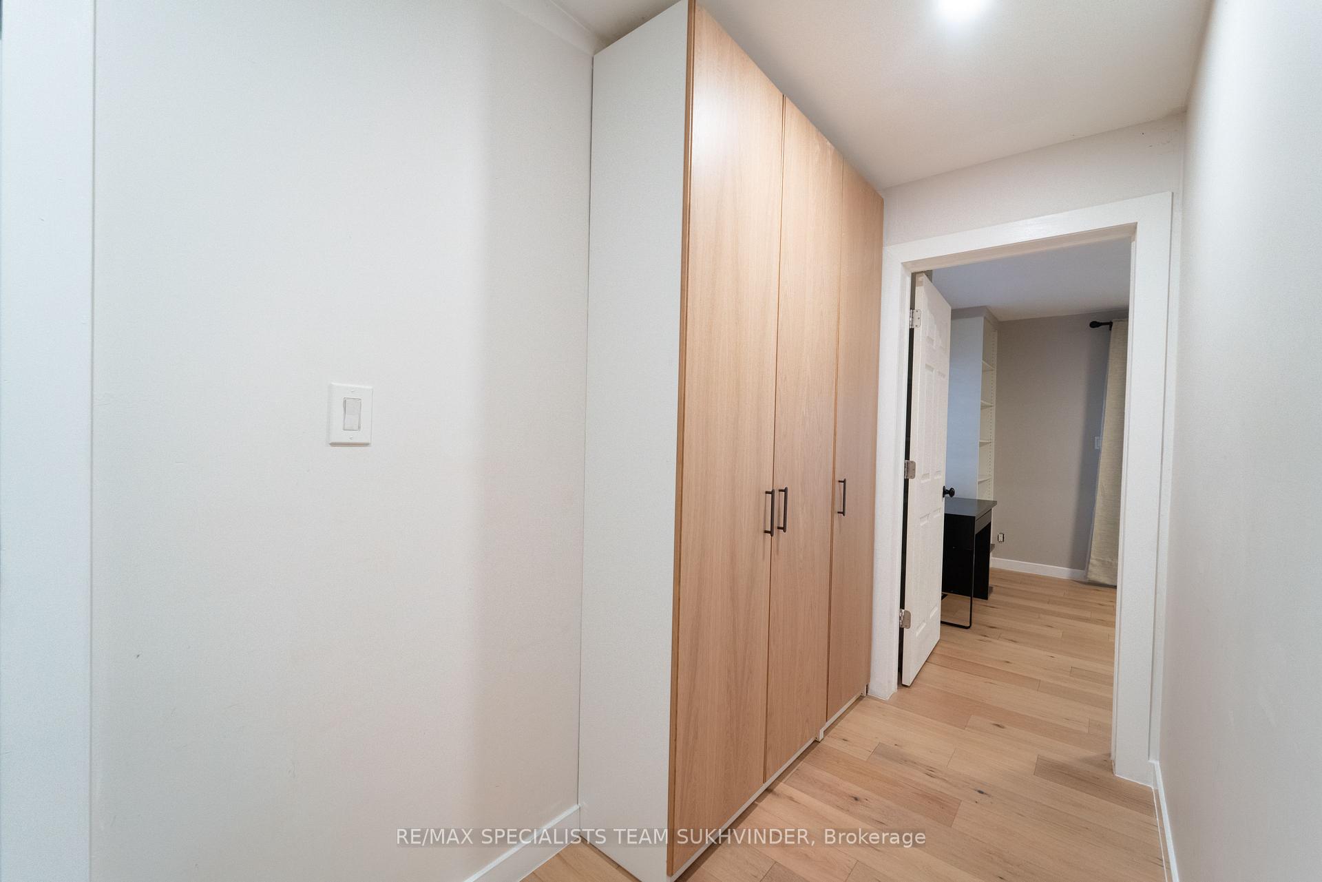 Photo 13 of Unit Main, 79 Redwater Drive, Etobicoke, Rexdale-Kipling — HOMEH