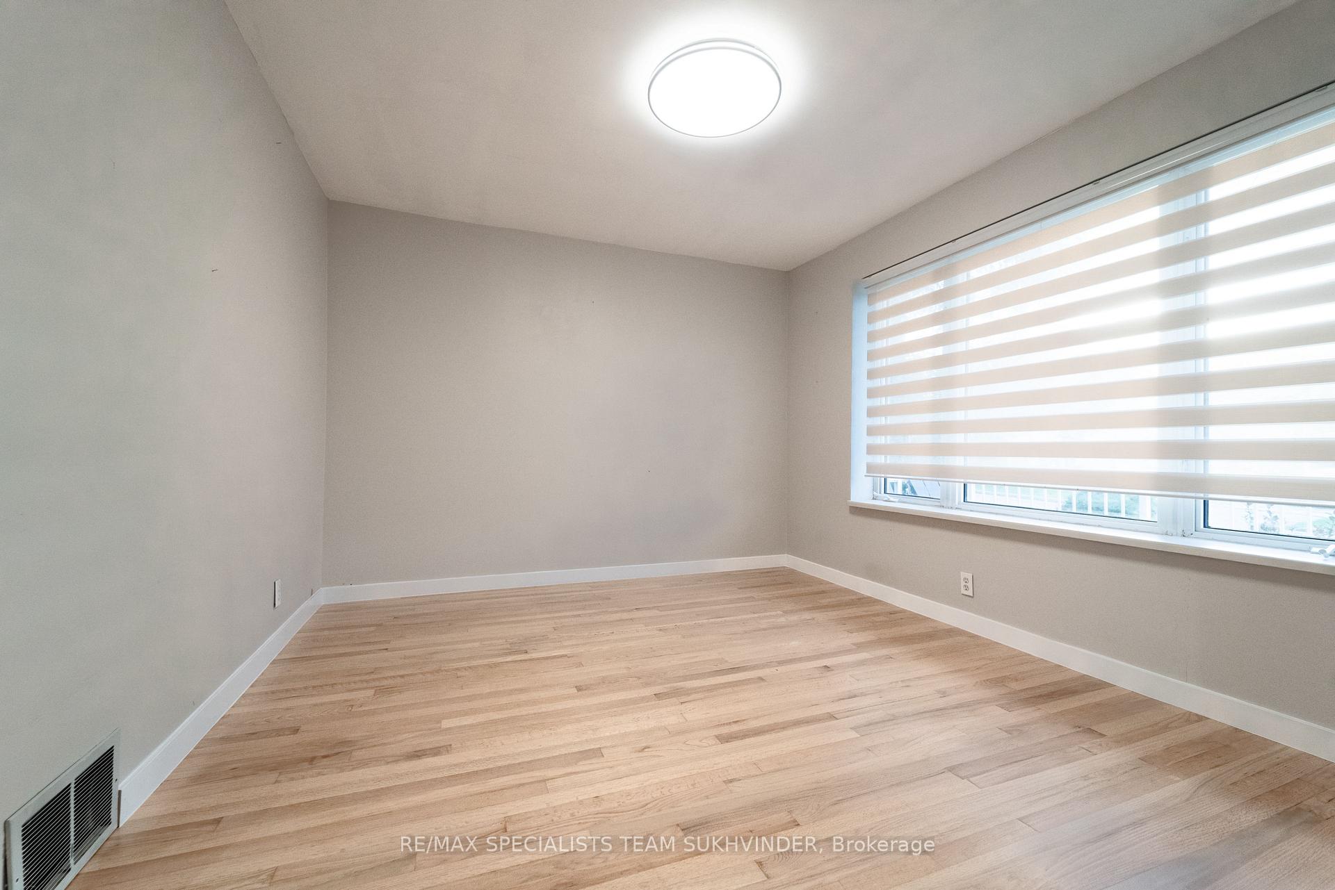Photo 18 of Unit Main, 79 Redwater Drive, Etobicoke, Rexdale-Kipling — HOMEH