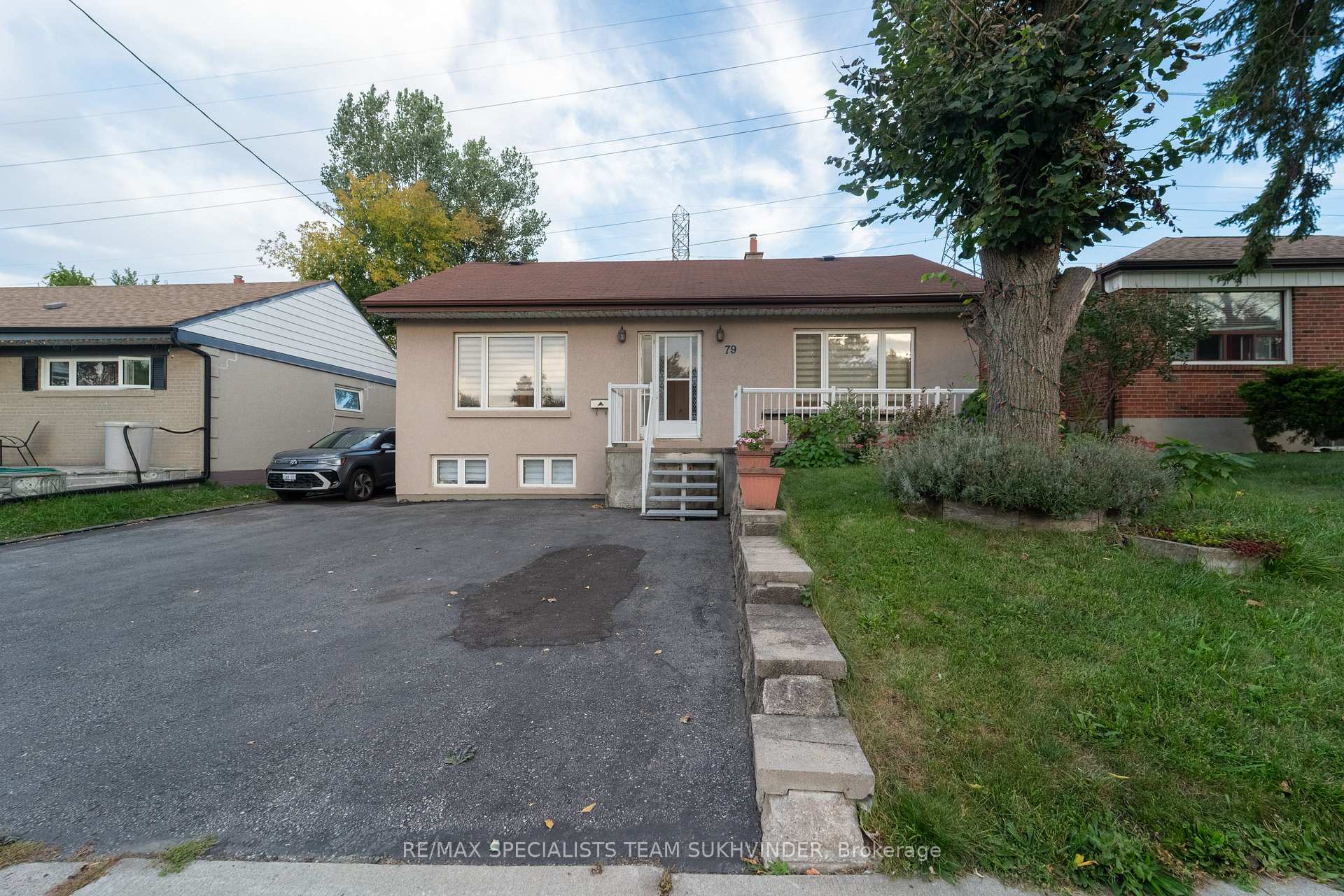 Photo 1 of Unit Main, 79 Redwater Drive, Etobicoke, Rexdale-Kipling — HOMEH