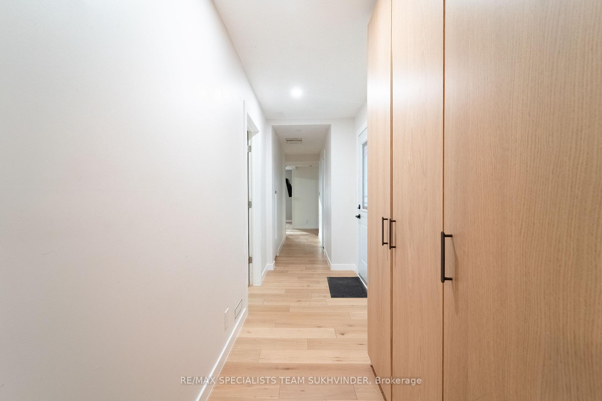 Photo 19 of Unit Main, 79 Redwater Drive, Etobicoke, Rexdale-Kipling — HOMEH