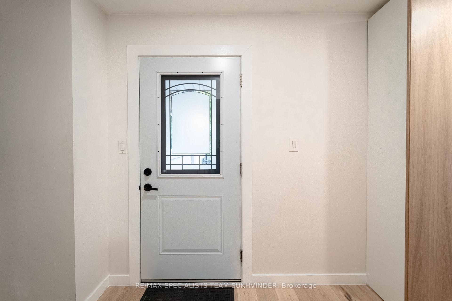 Photo 21 of Unit Main, 79 Redwater Drive, Etobicoke, Rexdale-Kipling — HOMEH