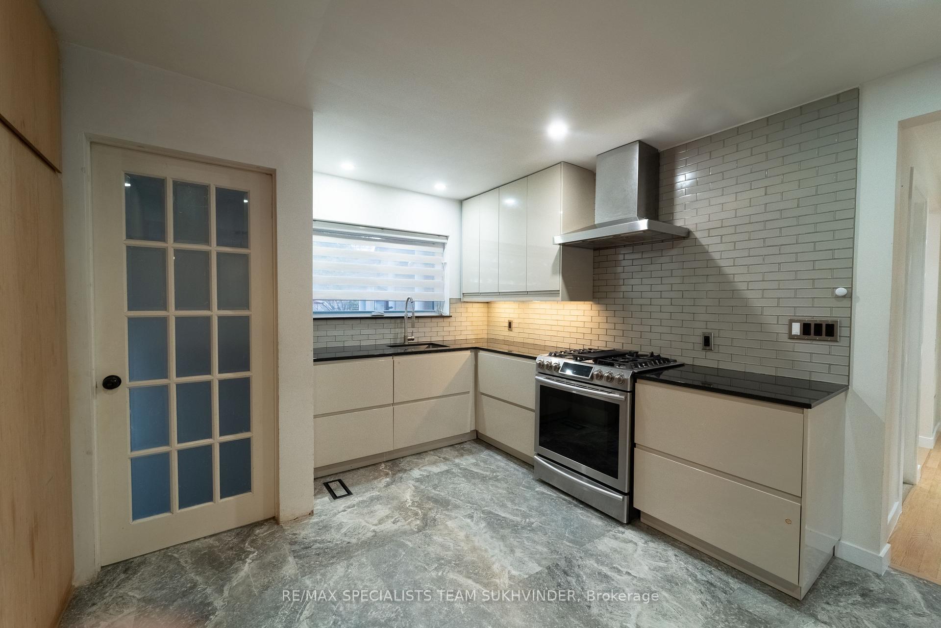 Photo 25 of Unit Main, 79 Redwater Drive, Etobicoke, Rexdale-Kipling — HOMEH