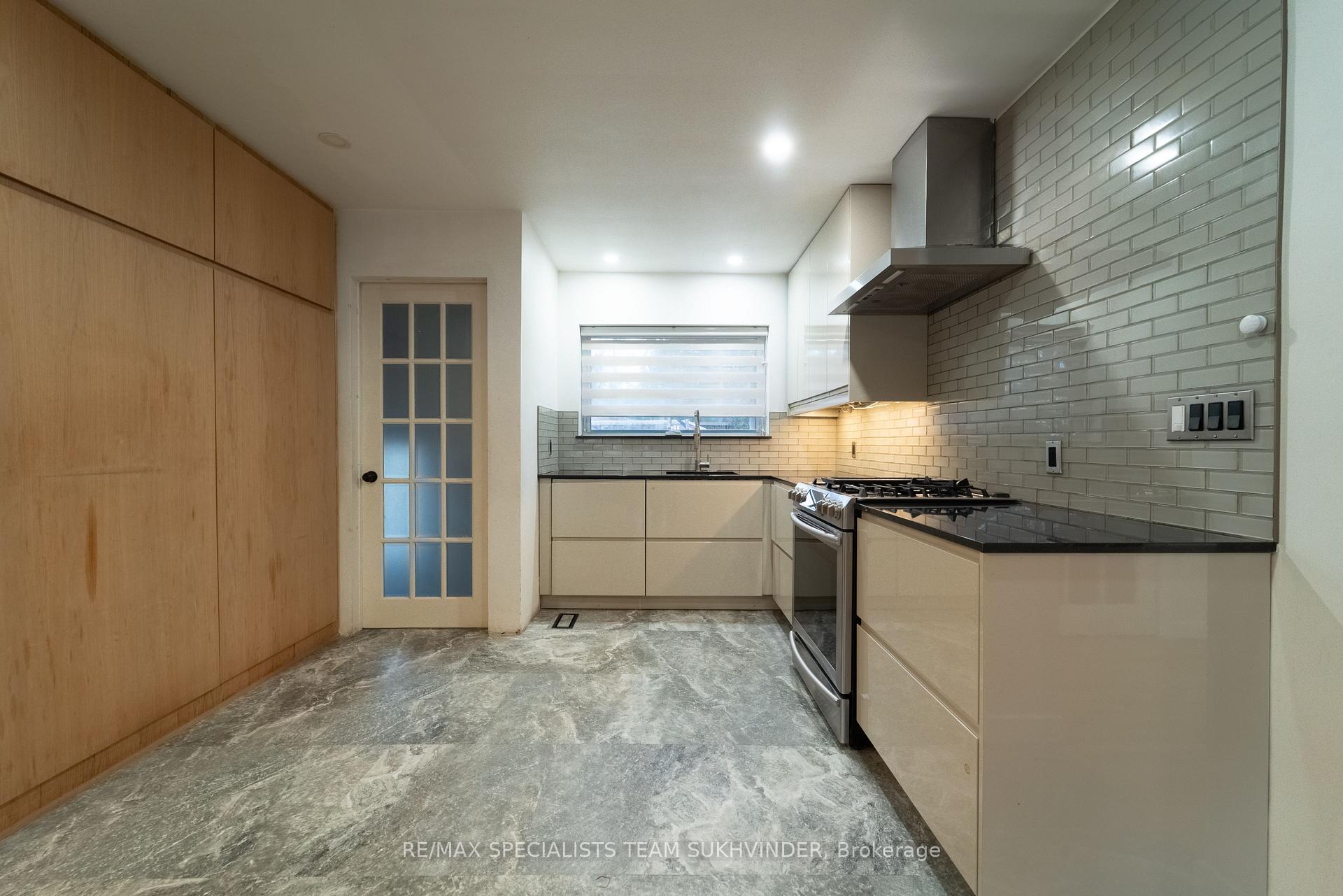 Photo 26 of Unit Main, 79 Redwater Drive, Etobicoke, Rexdale-Kipling — HOMEH