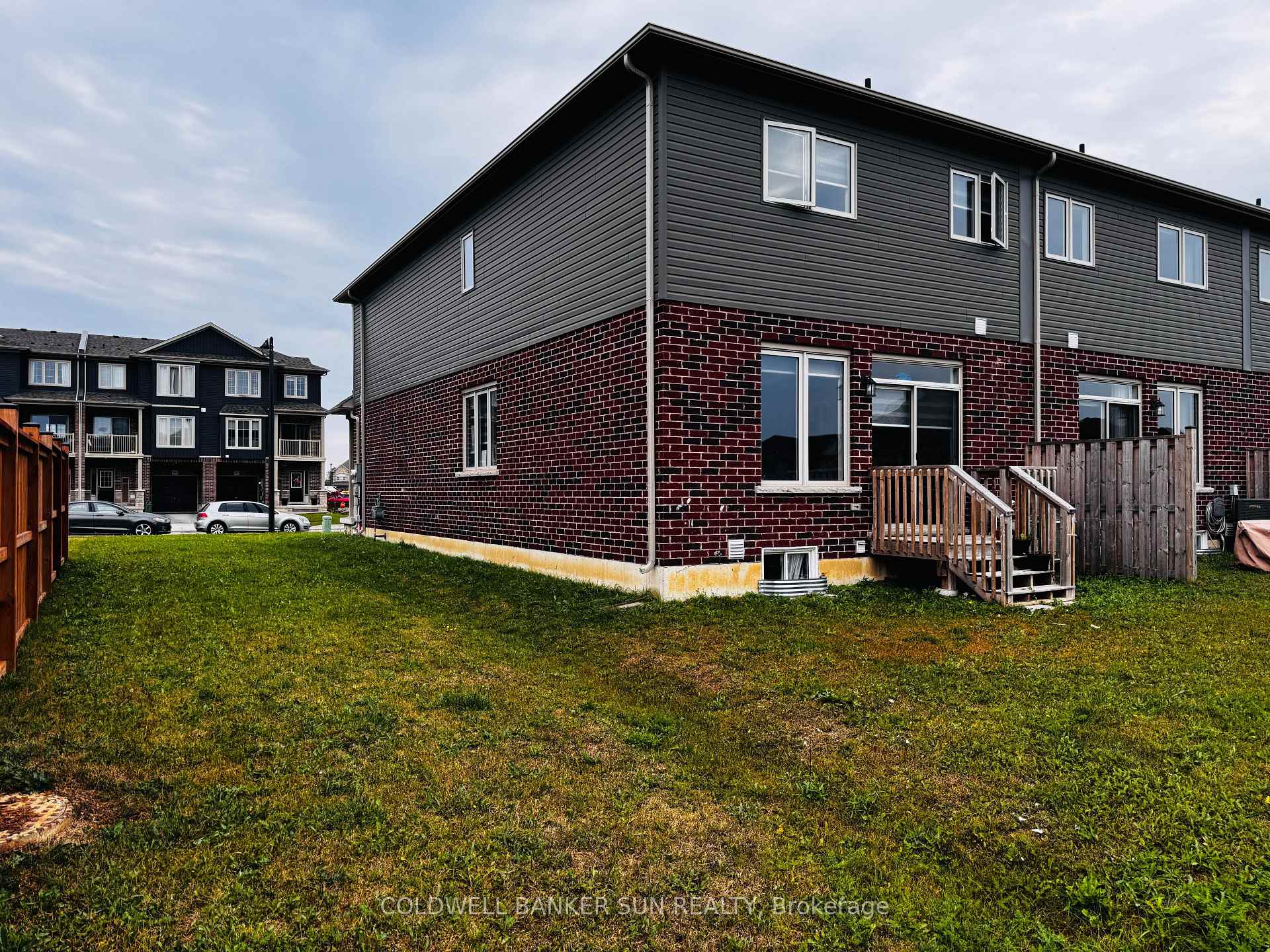 Photo 5 of 46 Zoe Lane, Hamilton, Rural Glanbrook — HOMEH