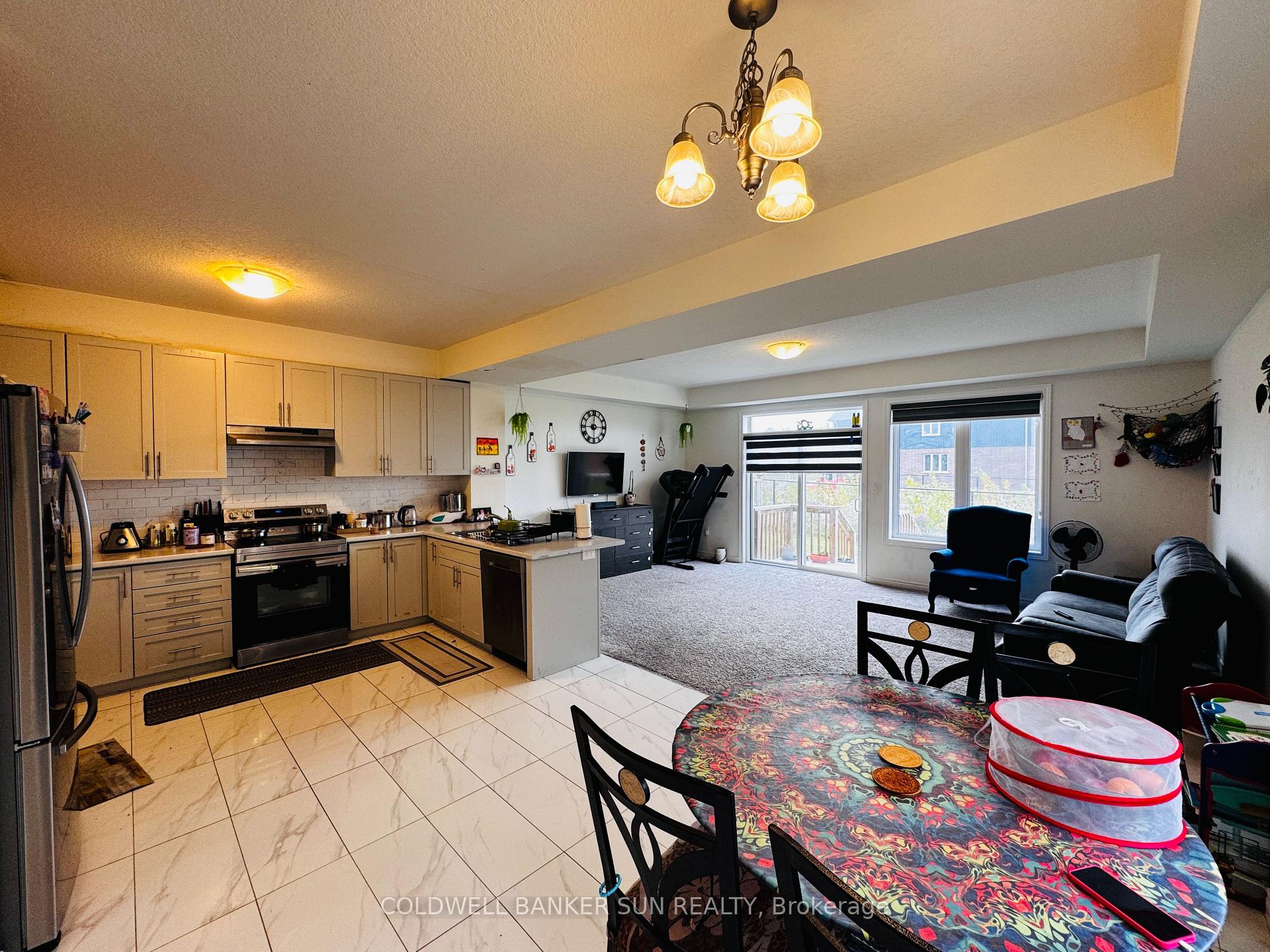 Photo 14 of 46 Zoe Lane, Hamilton, Rural Glanbrook — HOMEH