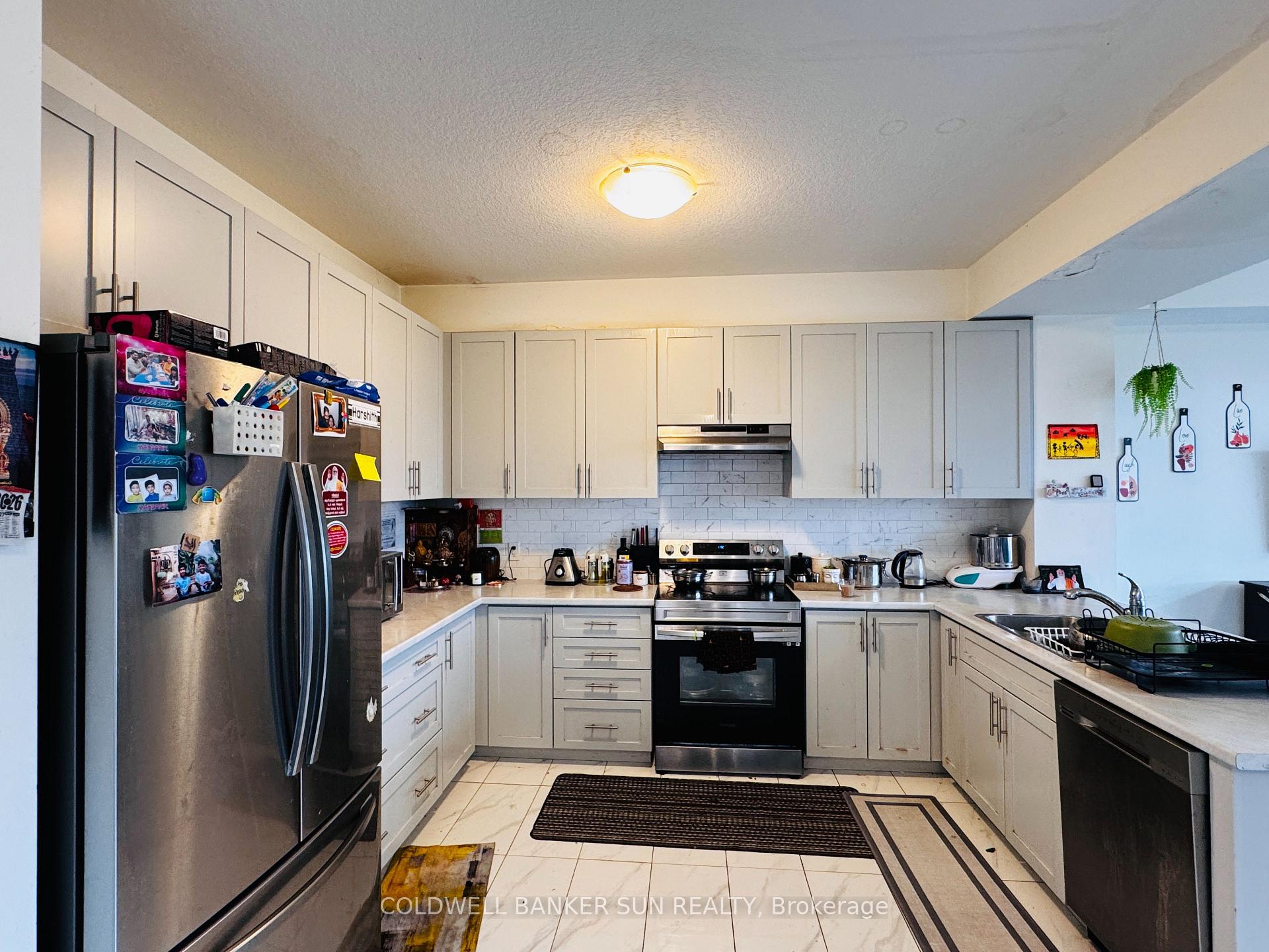Photo 13 of 46 Zoe Lane, Hamilton, Rural Glanbrook — HOMEH