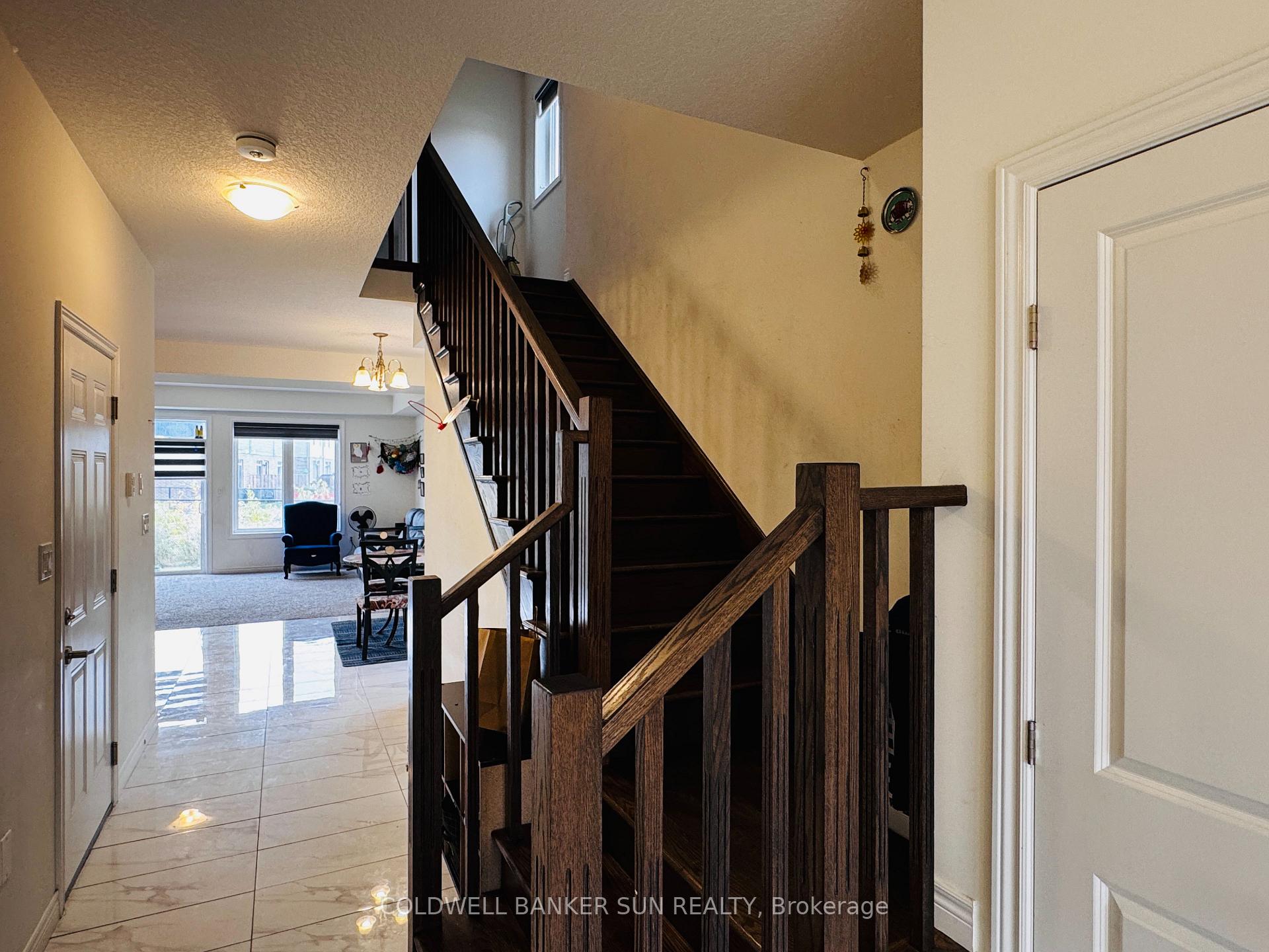 Photo 18 of 46 Zoe Lane, Hamilton, Rural Glanbrook — HOMEH