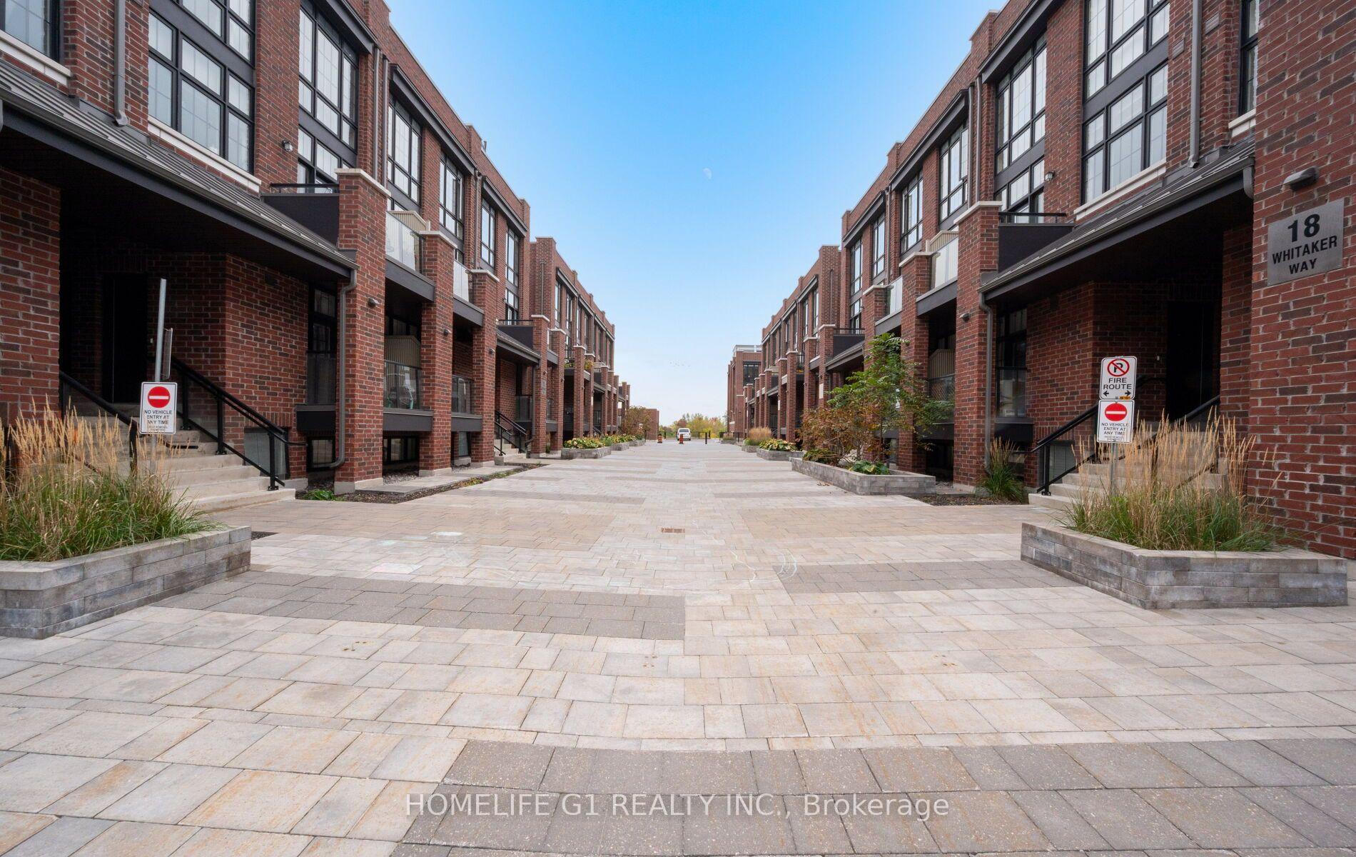 Photo 3 of 1 Whitaker Way, Whitchurch-Stouffville, Stouffville — HOMEH