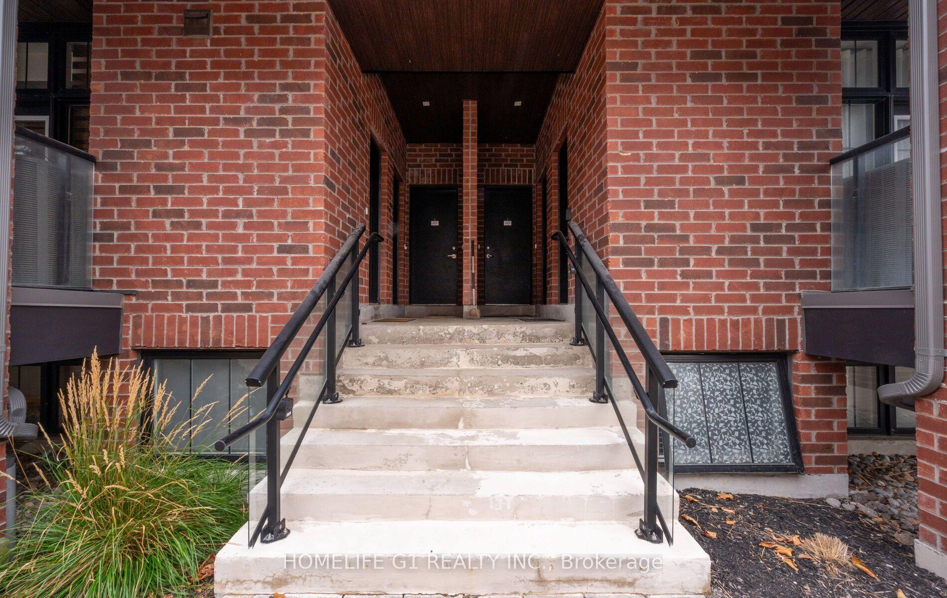 Photo 6 of 1 Whitaker Way, Whitchurch-Stouffville, Stouffville — HOMEH