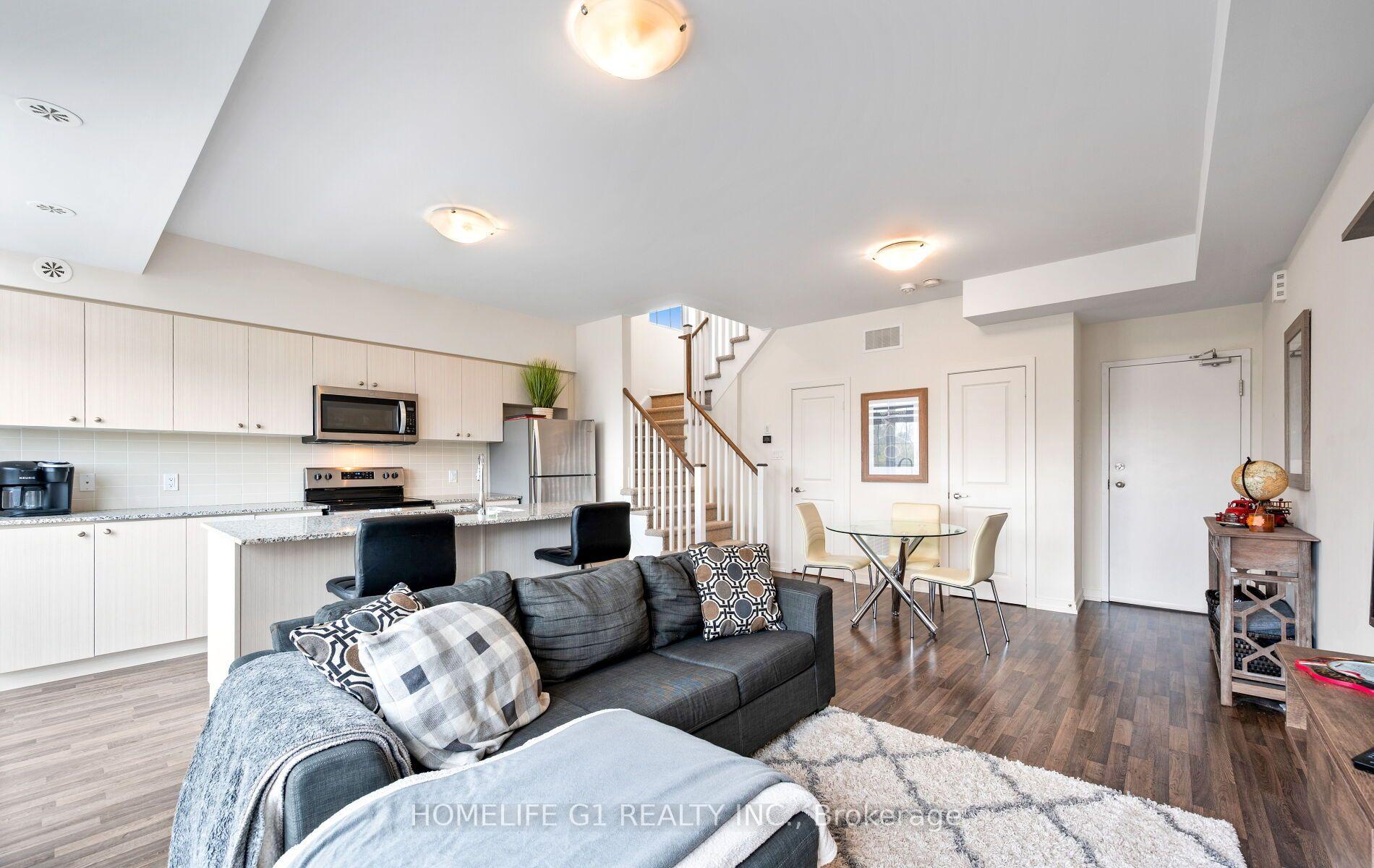 Photo 16 of 1 Whitaker Way, Whitchurch-Stouffville, Stouffville — HOMEH