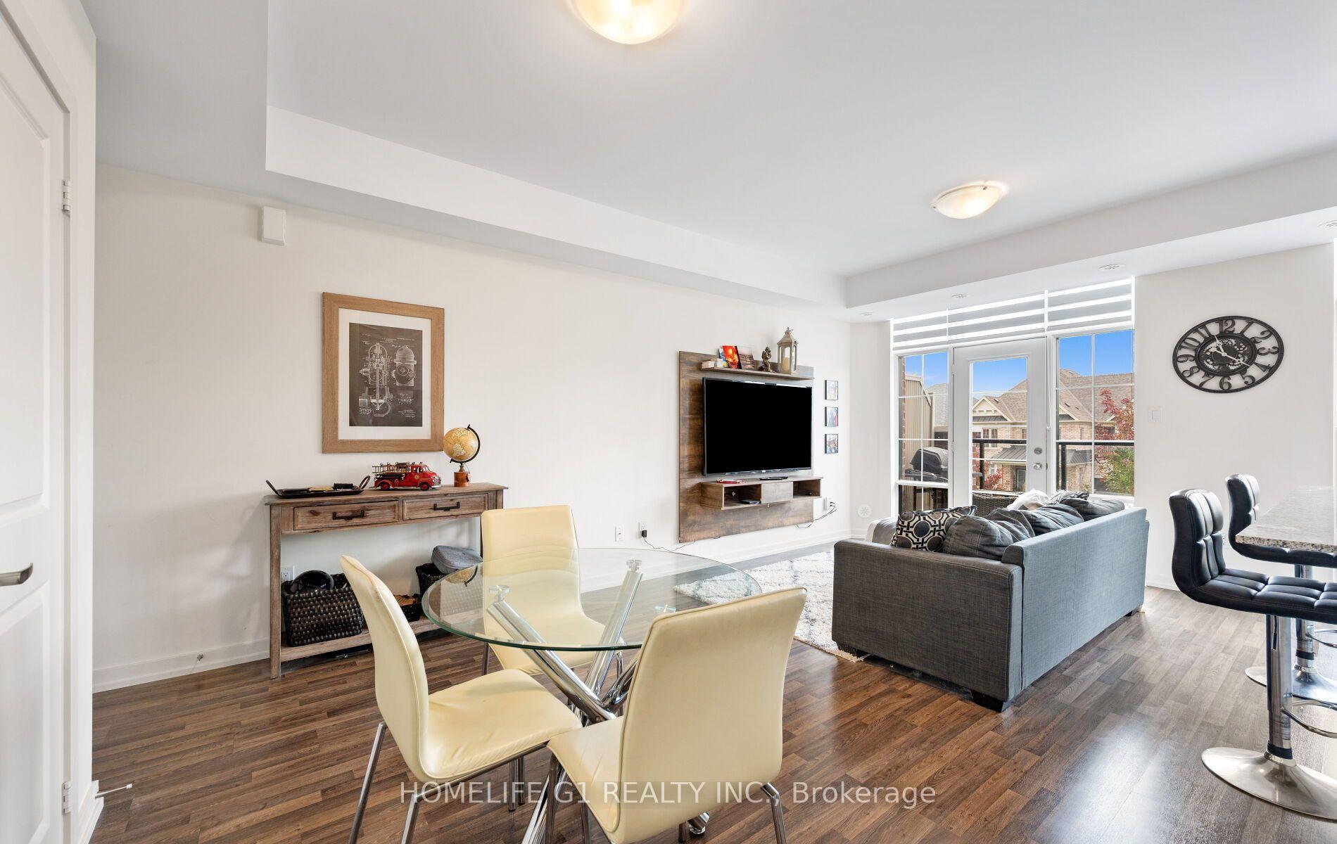 Photo 17 of 1 Whitaker Way, Whitchurch-Stouffville, Stouffville — HOMEH