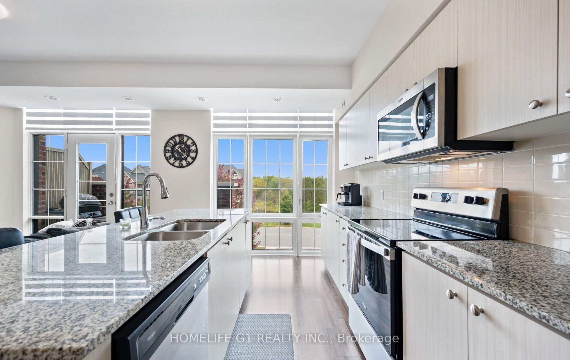Photo 19 of 1 Whitaker Way, Whitchurch-Stouffville, Stouffville — HOMEH