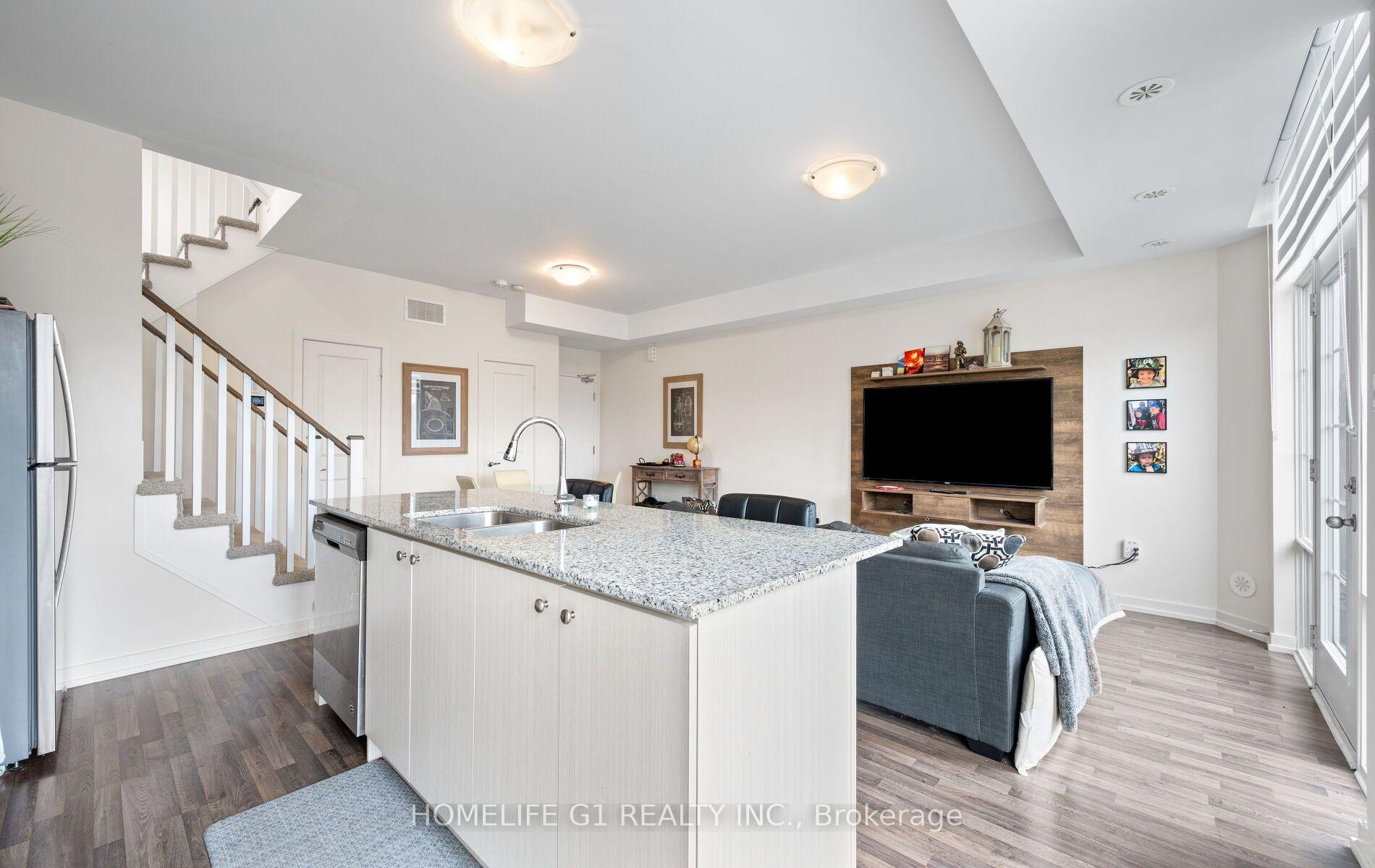 Photo 20 of 1 Whitaker Way, Whitchurch-Stouffville, Stouffville — HOMEH