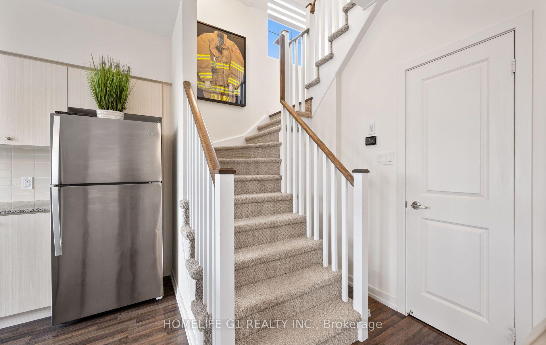 Photo 22 of 1 Whitaker Way, Whitchurch-Stouffville, Stouffville — HOMEH