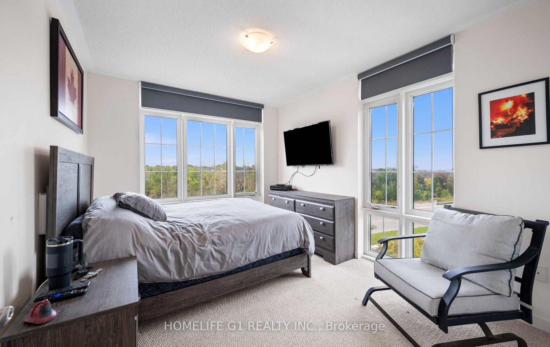 Photo 23 of 1 Whitaker Way, Whitchurch-Stouffville, Stouffville — HOMEH