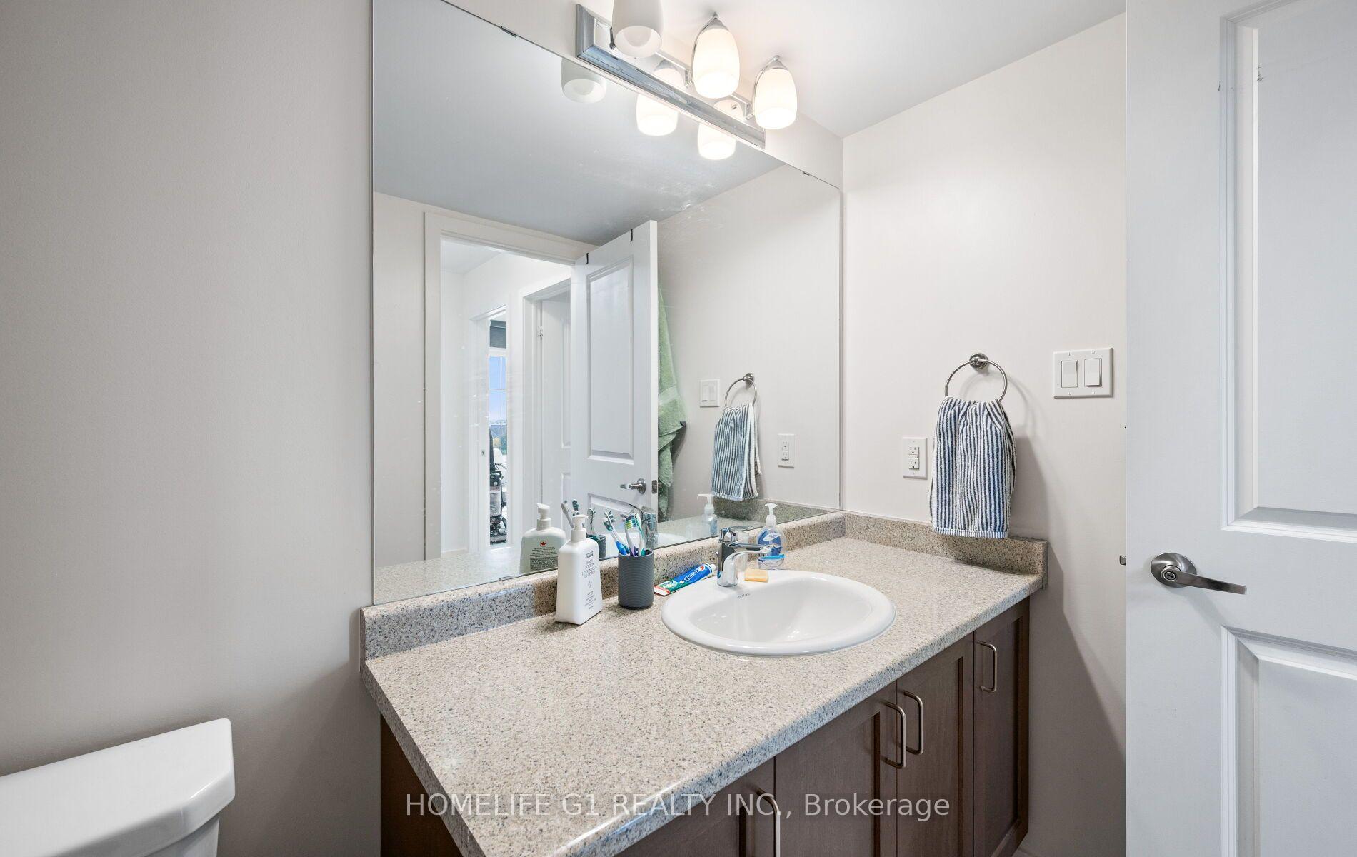 Photo 29 of 1 Whitaker Way, Whitchurch-Stouffville, Stouffville — HOMEH