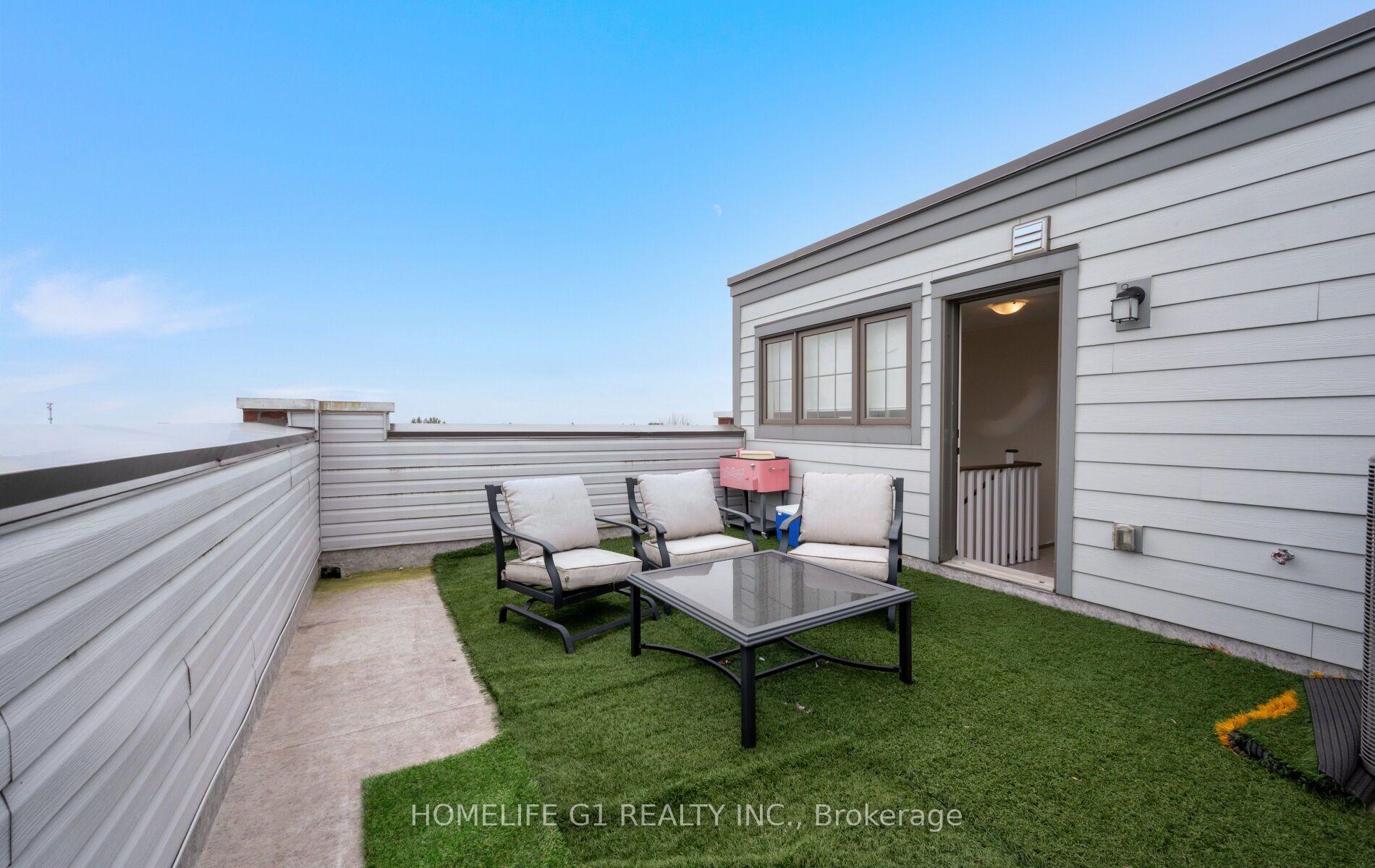 Photo 36 of 1 Whitaker Way, Whitchurch-Stouffville, Stouffville — HOMEH