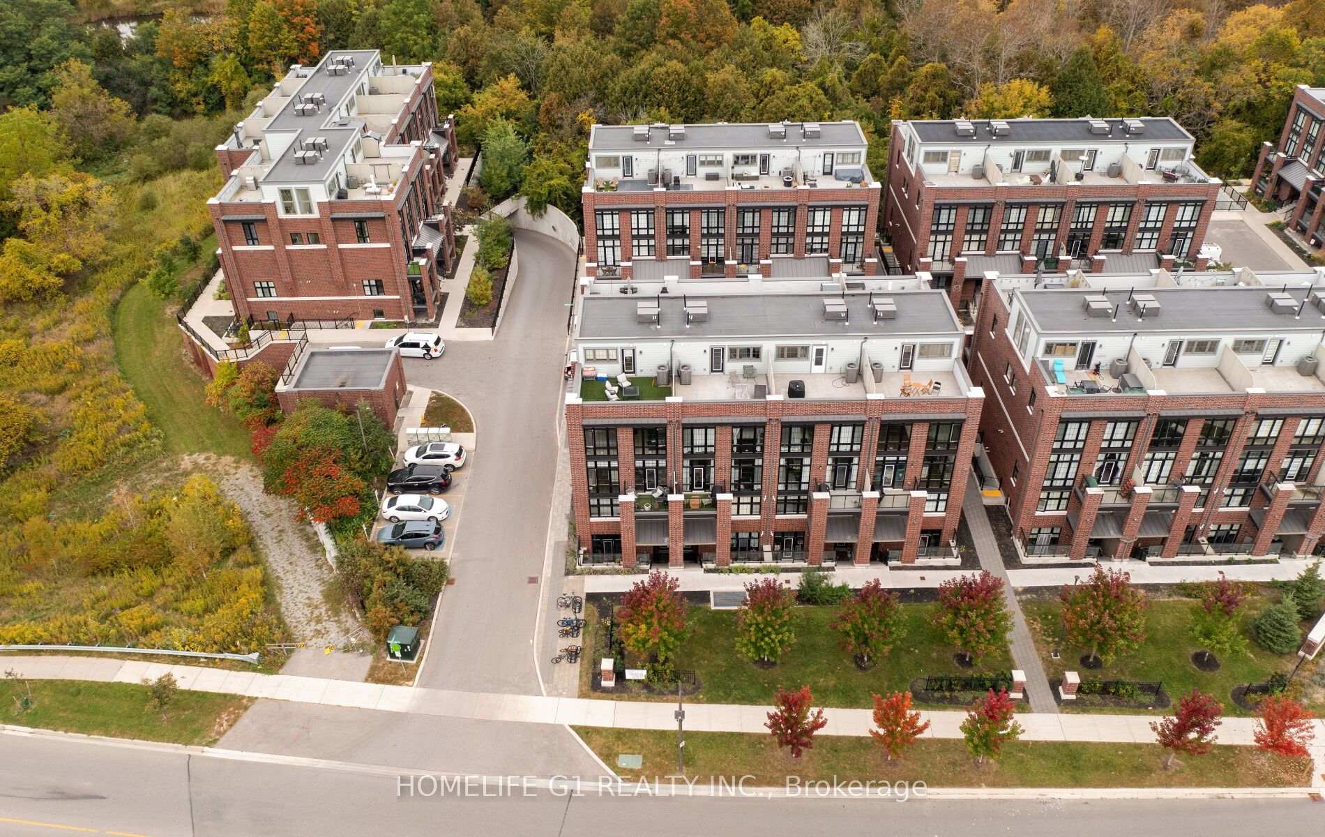 Photo 38 of 1 Whitaker Way, Whitchurch-Stouffville, Stouffville — HOMEH