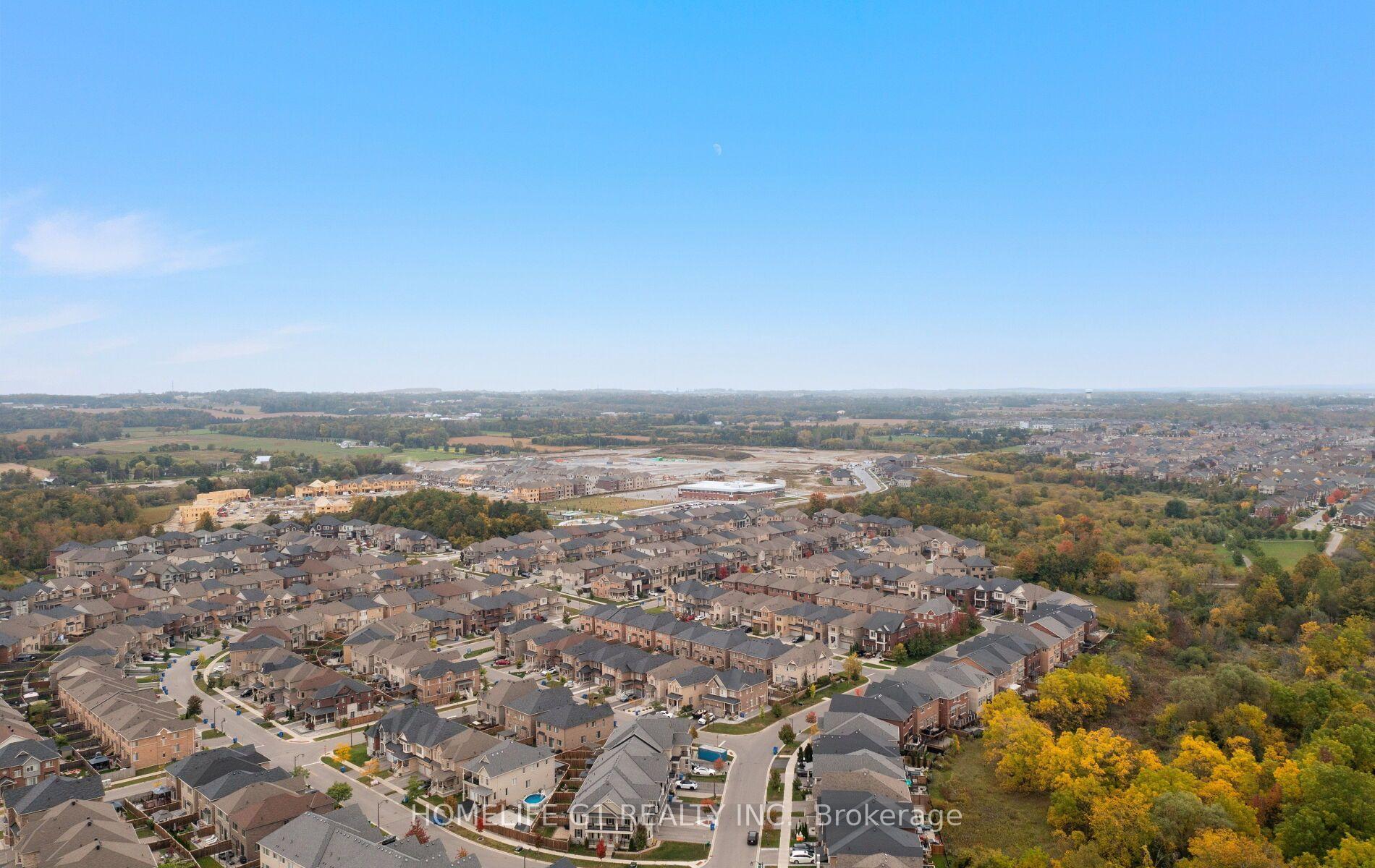 Photo 47 of 1 Whitaker Way, Whitchurch-Stouffville, Stouffville — HOMEH