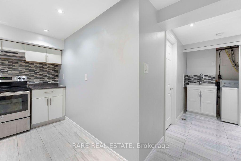 Photo 12 of Unit Lower, 733 Eaglemount Crescent, Mississauga, Erindale — HOMEH