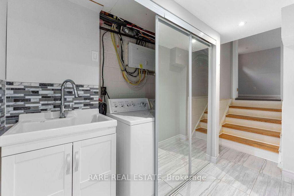 Photo 15 of Unit Lower, 733 Eaglemount Crescent, Mississauga, Erindale — HOMEH