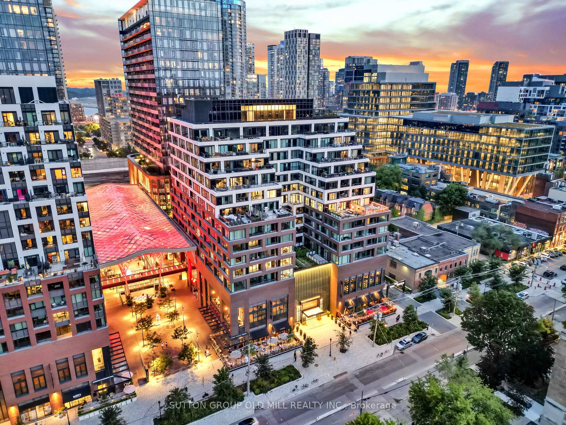 Photo 2 of Unit 711, 455 Wellington Street W, Toronto, Waterfront Communities — HOMEH