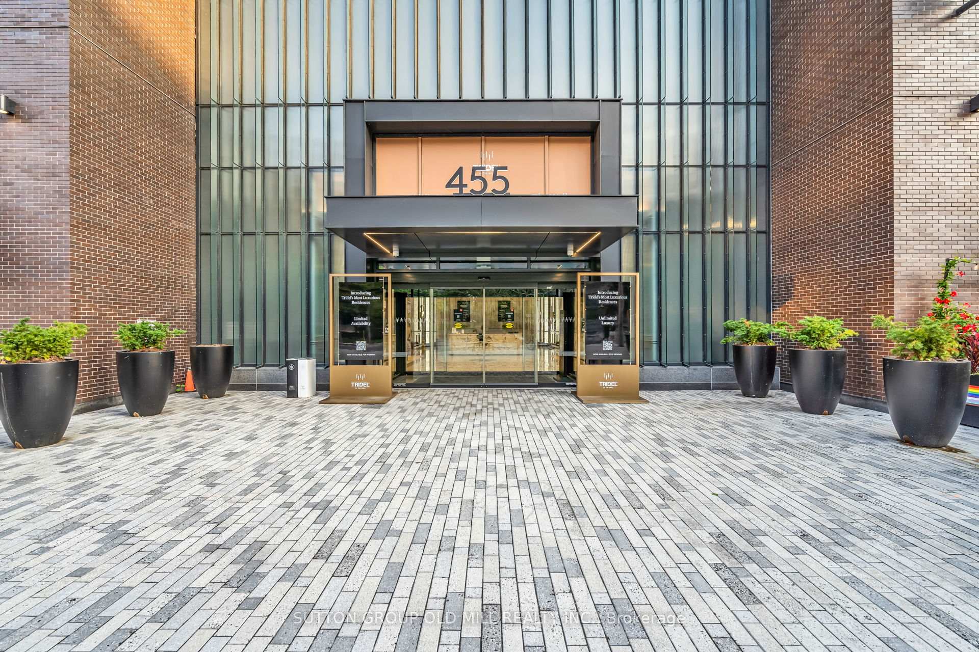Photo 4 of Unit 711, 455 Wellington Street W, Toronto, Waterfront Communities — HOMEH