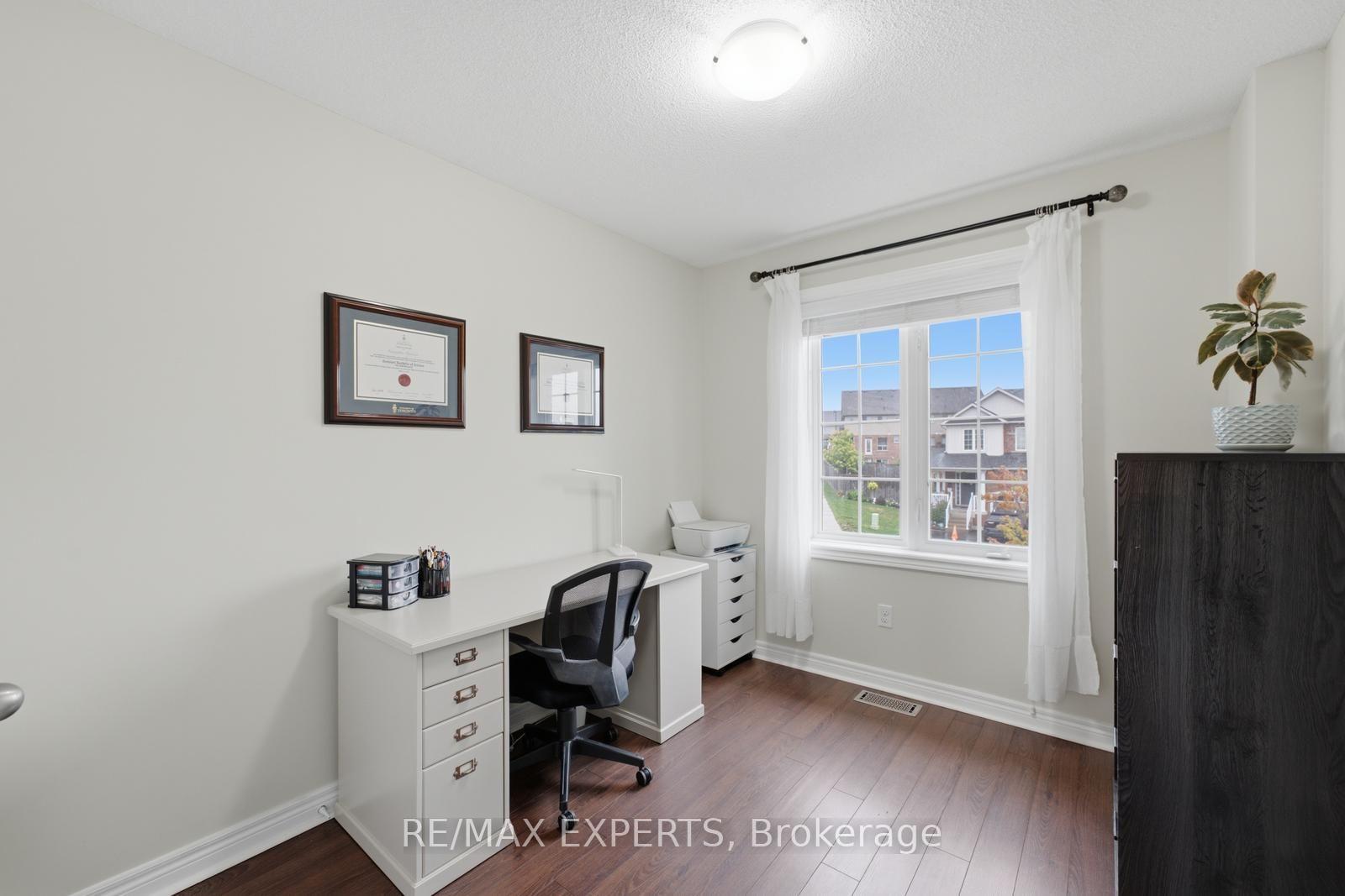Photo 25 of 72 Victor Large Way, Orangeville — HOMEH