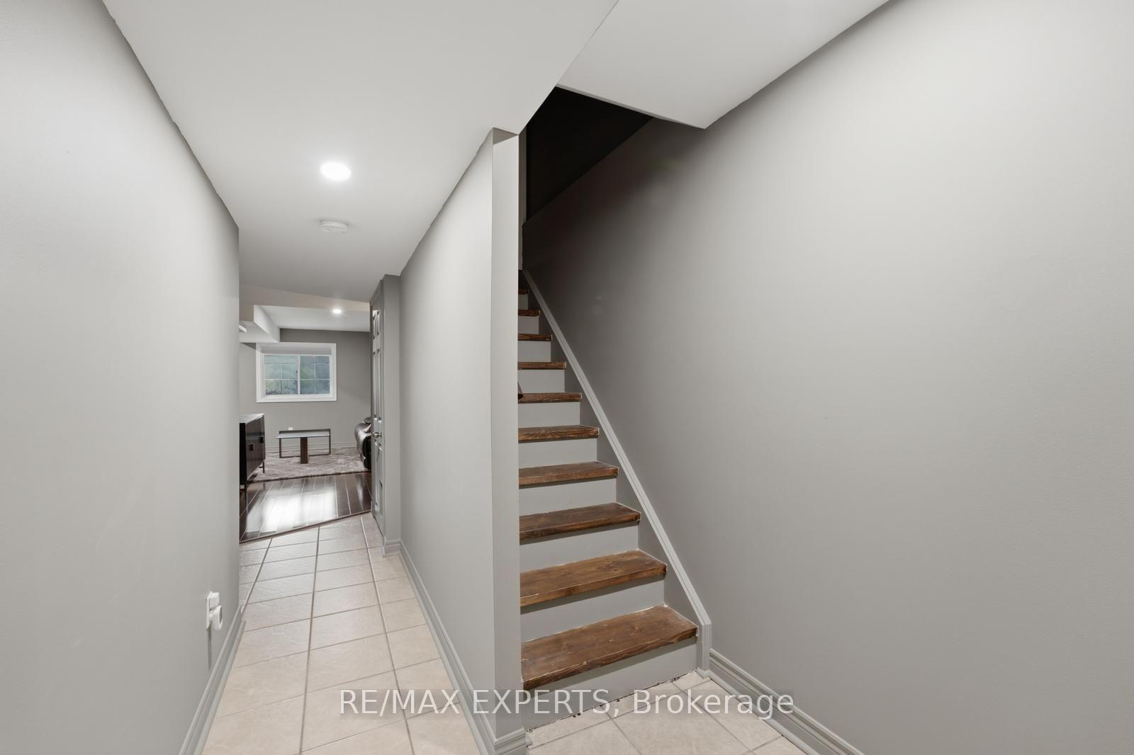 Photo 27 of 72 Victor Large Way, Orangeville — HOMEH