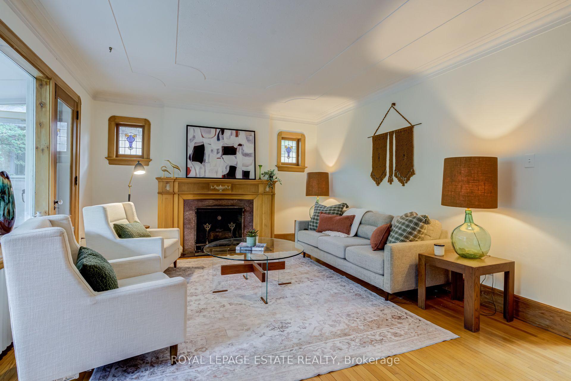 Photo 7 of 30 Barbara Crescent, Toronto, East York — HOMEH