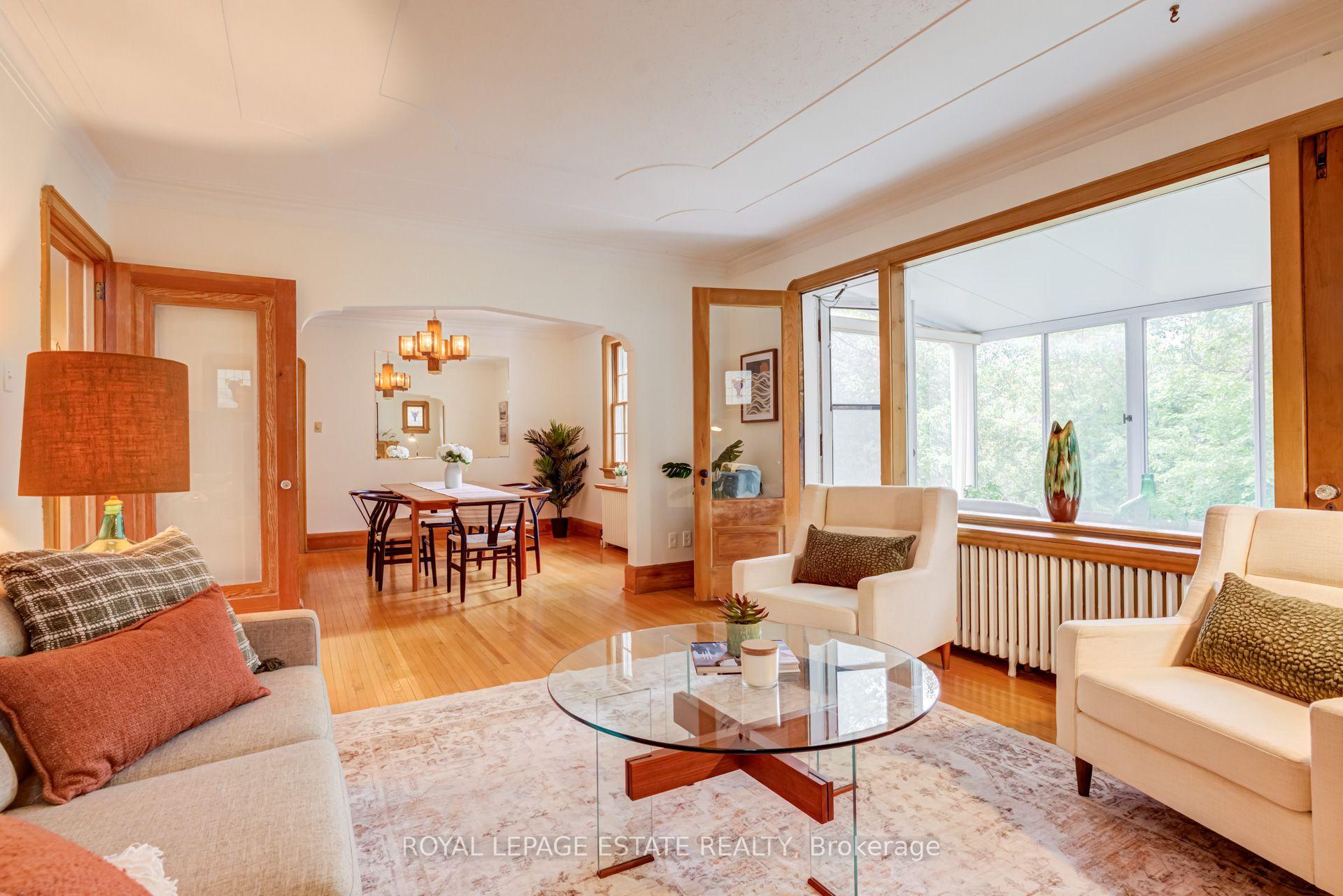 Photo 9 of 30 Barbara Crescent, Toronto, East York — HOMEH