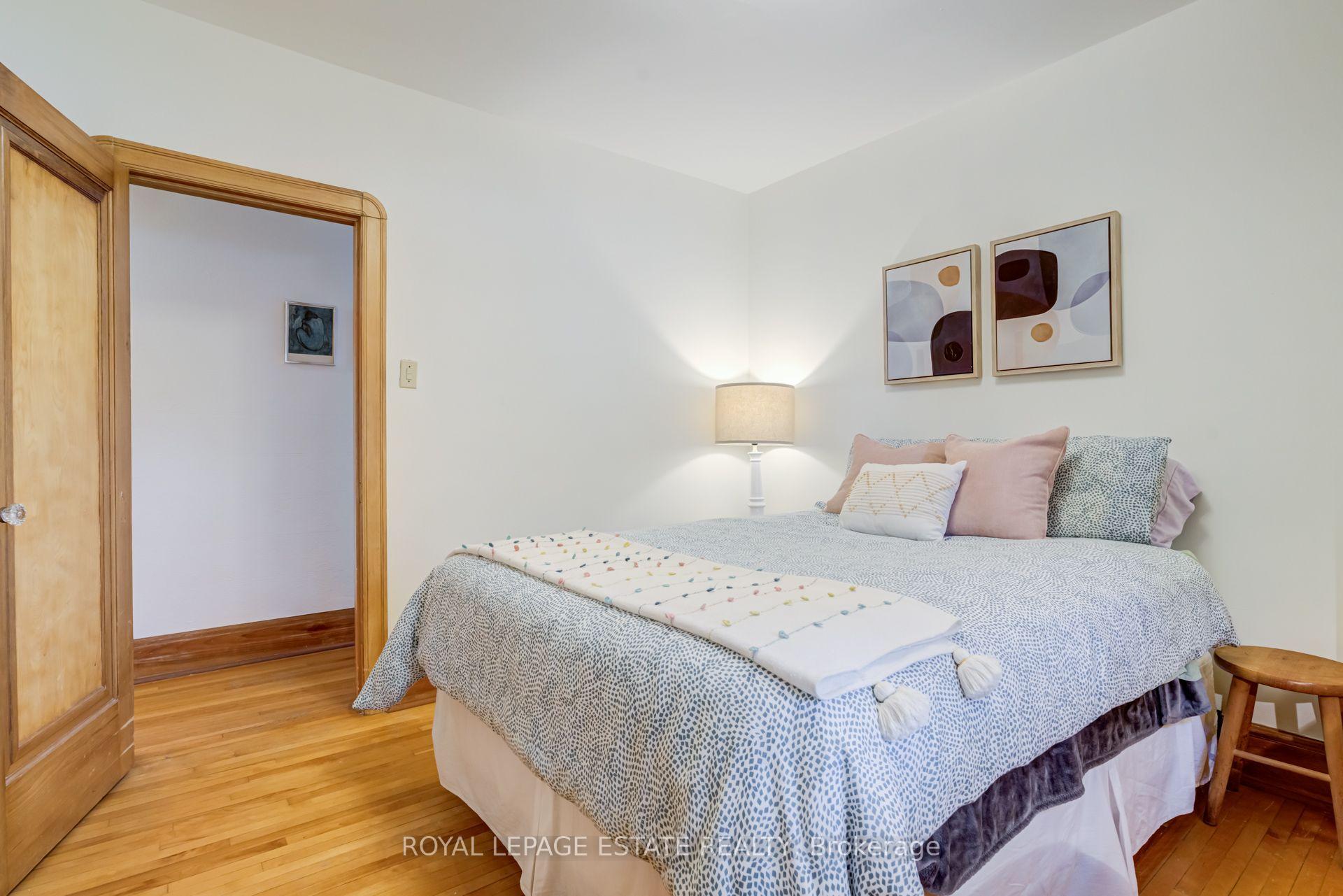 Photo 22 of 30 Barbara Crescent, Toronto, East York — HOMEH