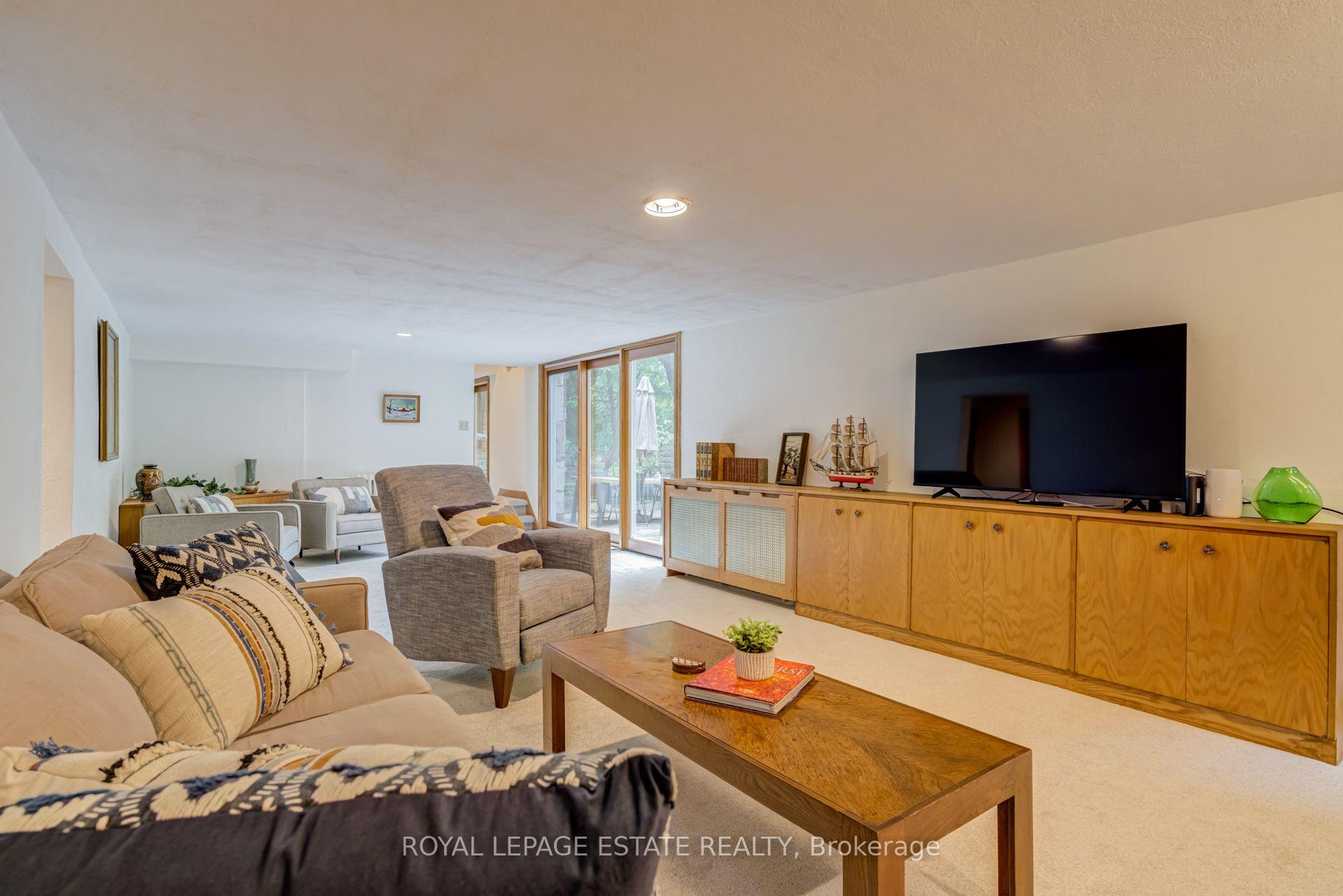 Photo 29 of 30 Barbara Crescent, Toronto, East York — HOMEH