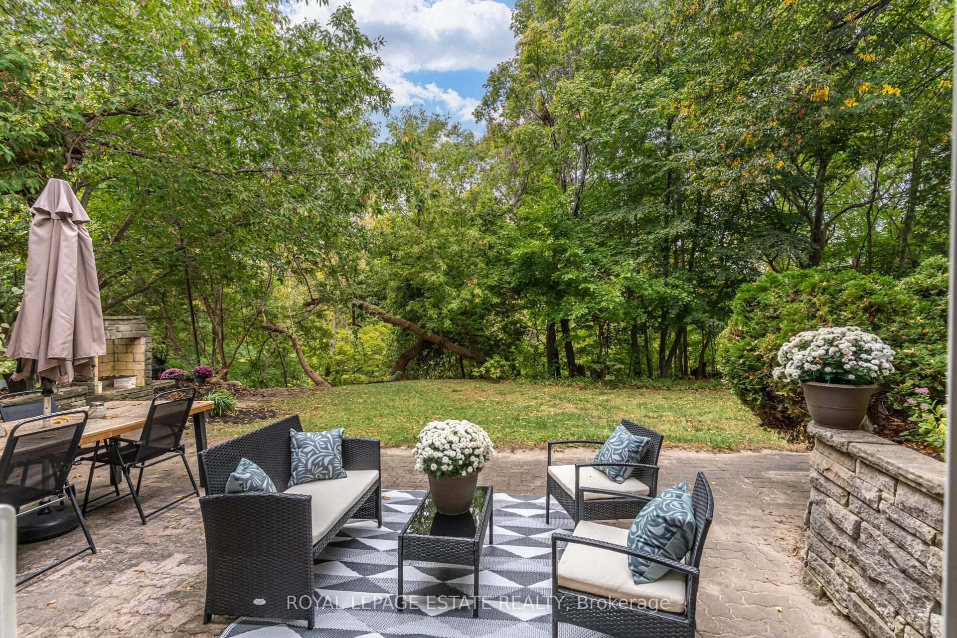 Photo 33 of 30 Barbara Crescent, Toronto, East York — HOMEH