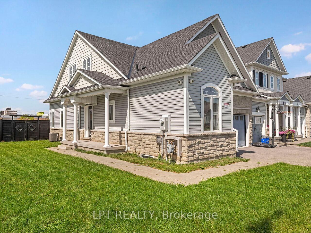 Photo 2 of 1 Dorchester Boulevard S, St. Catharines, Carlton/Bunting — HOMEH
