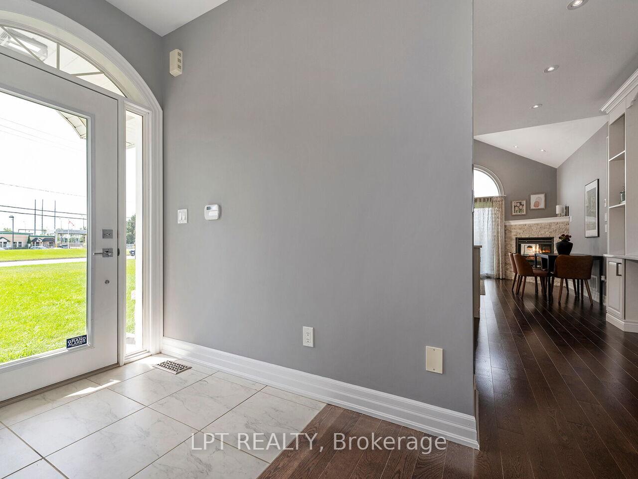 Photo 3 of 1 Dorchester Boulevard S, St. Catharines, Carlton/Bunting — HOMEH