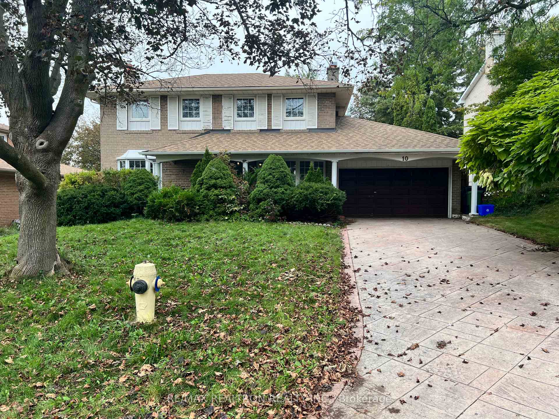 Photo 1 of 10 Shawfield Crescent, North York, Parkwoods-Donalda — HOMEH