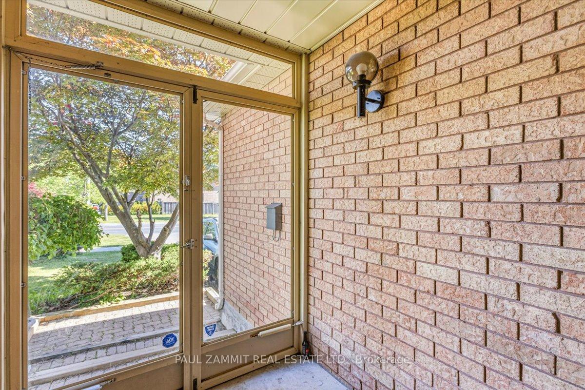 Photo 4 of 236 Green Lane, Markham, Thornlea — HOMEH