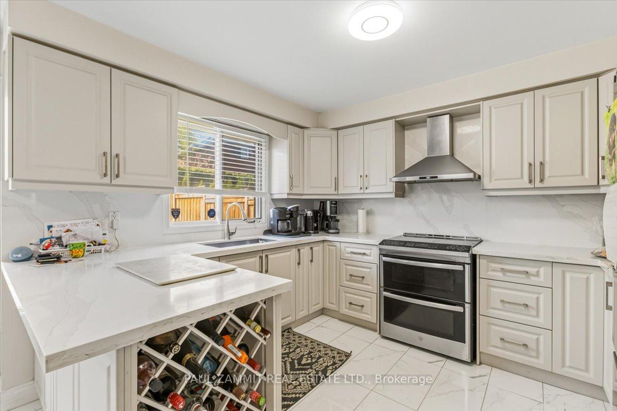 Photo 10 of 236 Green Lane, Markham, Thornlea — HOMEH
