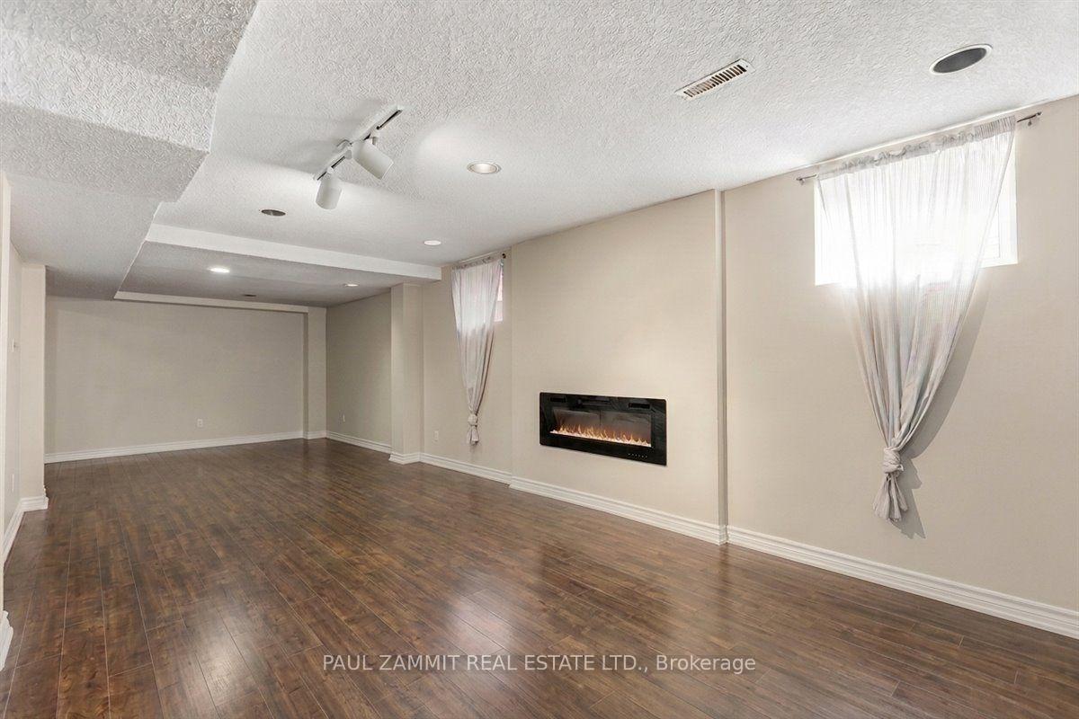 Photo 29 of 236 Green Lane, Markham, Thornlea — HOMEH