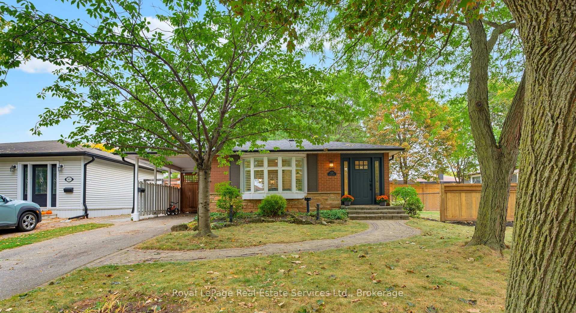 Photo 2 of 539 Galway Drive, Burlington, Shoreacres — HOMEH