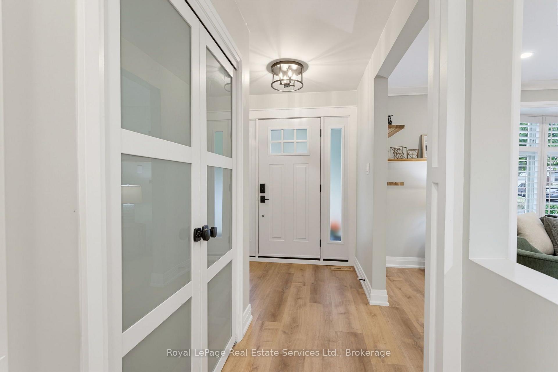 Photo 5 of 539 Galway Drive, Burlington, Shoreacres — HOMEH